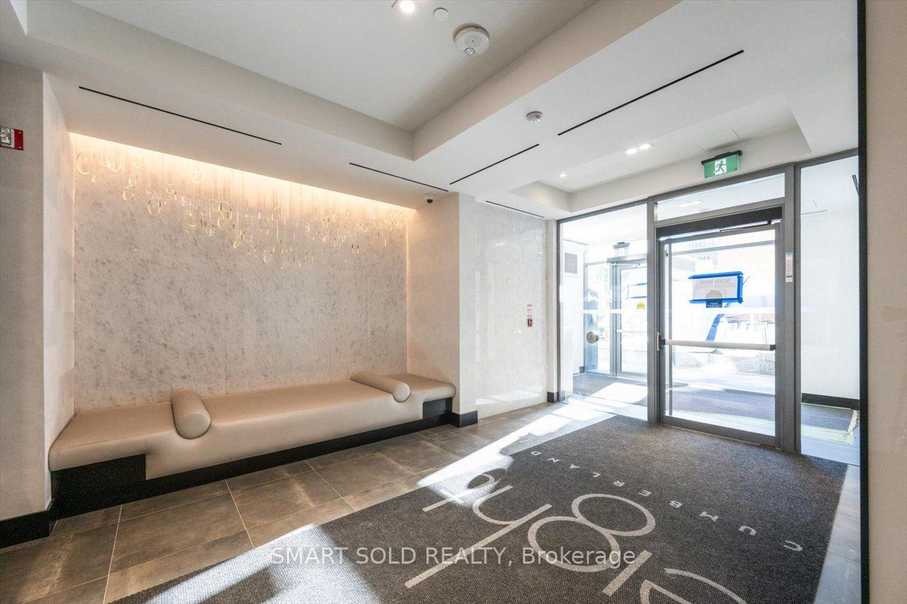 Photo 5 of Unit 807, 8 Cumberland Street, Toronto, The Annex — HOMEH