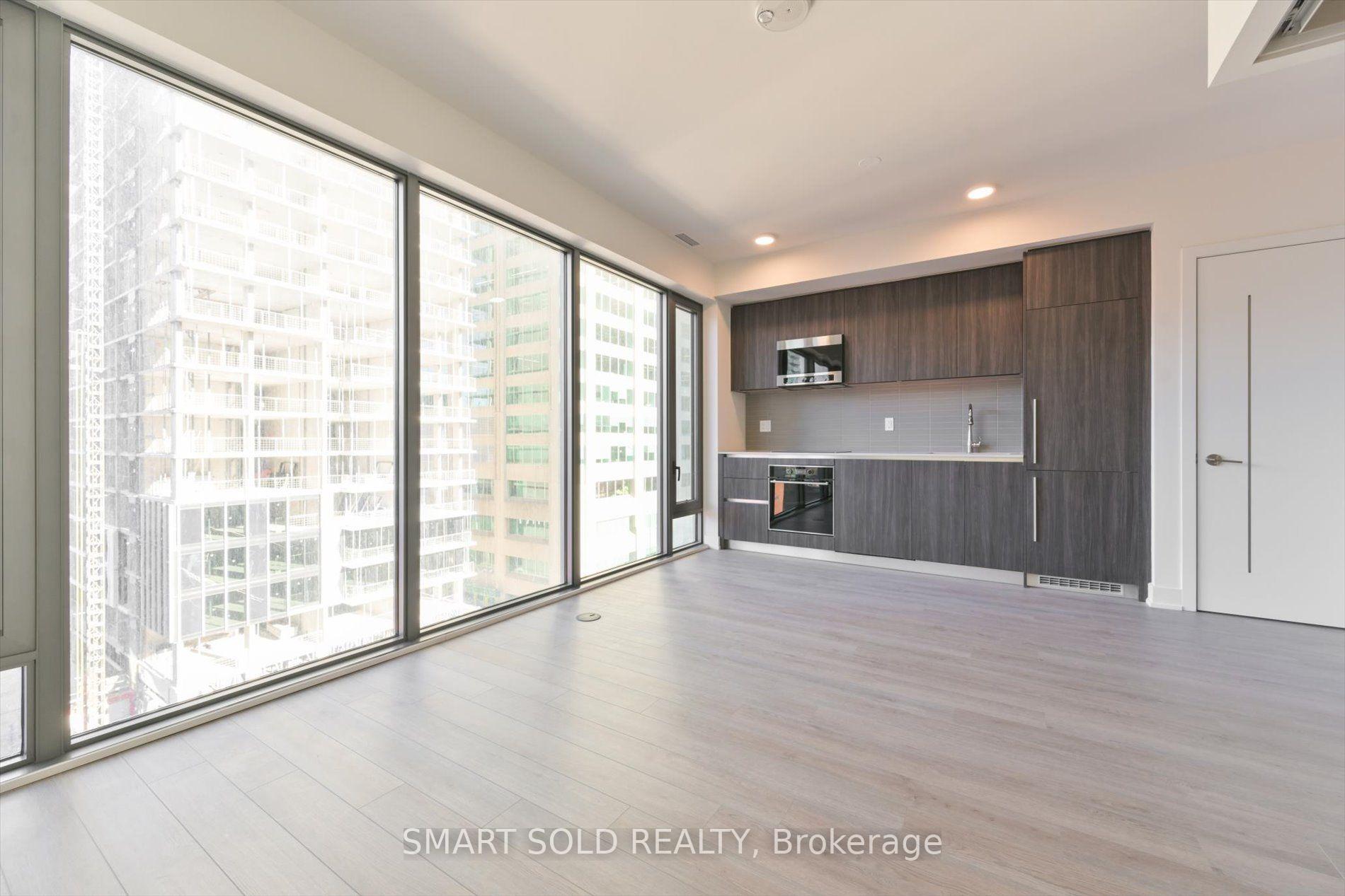 Photo 8 of Unit 807, 8 Cumberland Street, Toronto, The Annex — HOMEH