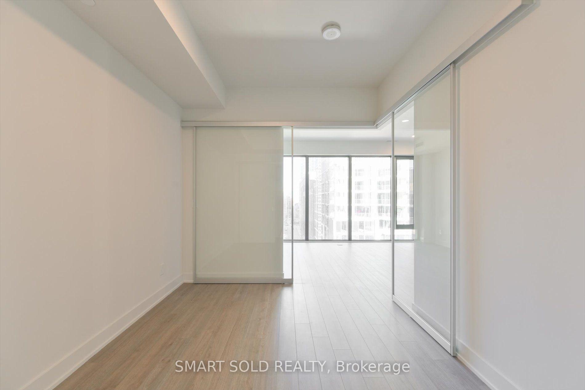 Photo 13 of Unit 807, 8 Cumberland Street, Toronto, The Annex — HOMEH