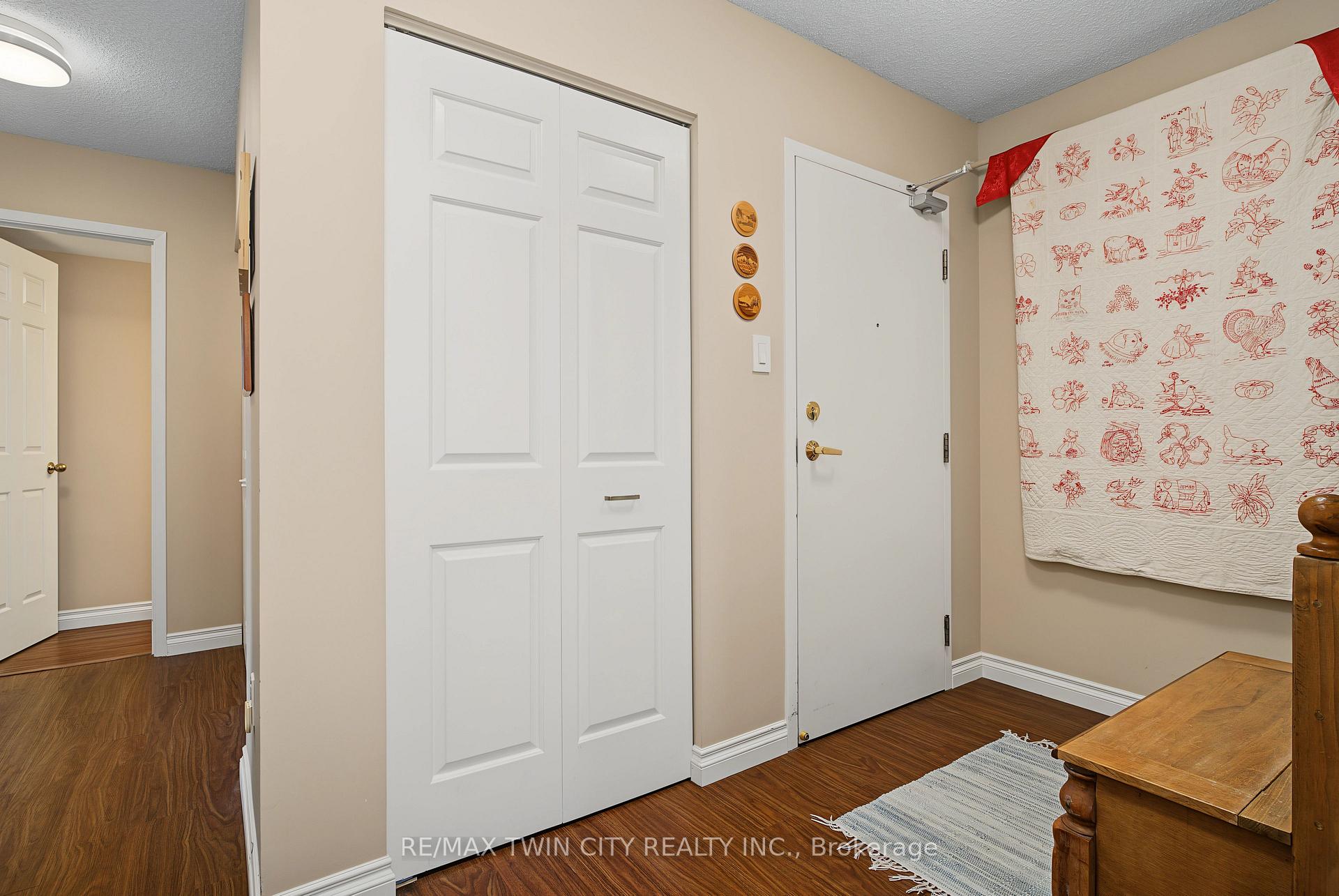 Photo 4 of 1414 King Street E, Kitchener, King East — HOMEH