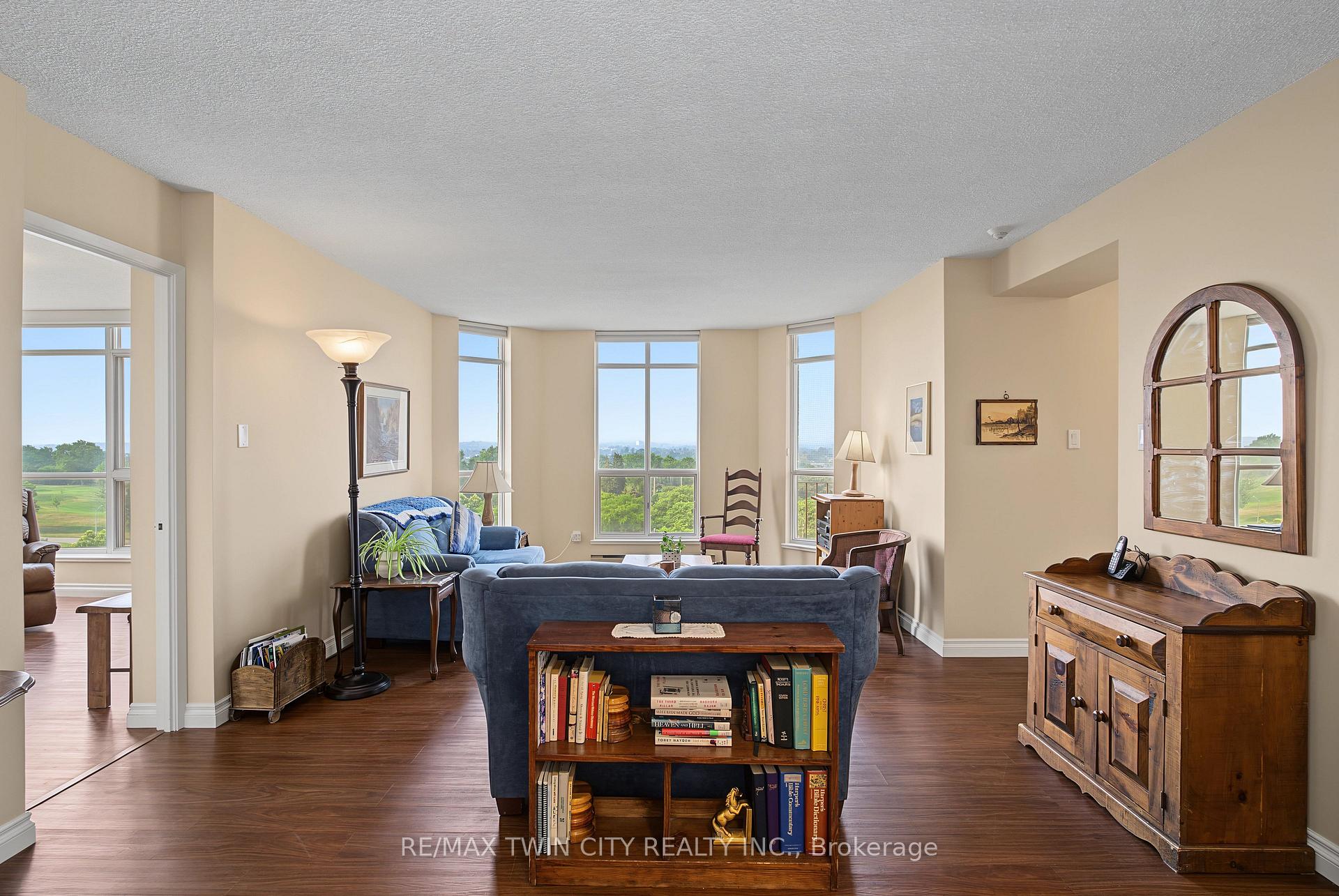 Photo 5 of 1414 King Street E, Kitchener, King East — HOMEH