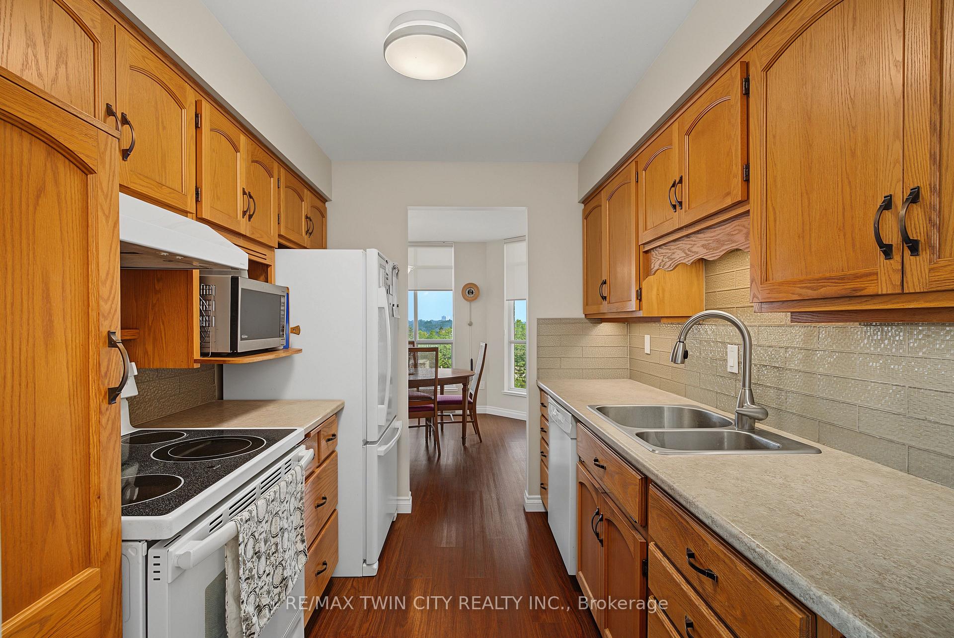 Photo 7 of 1414 King Street E, Kitchener, King East — HOMEH