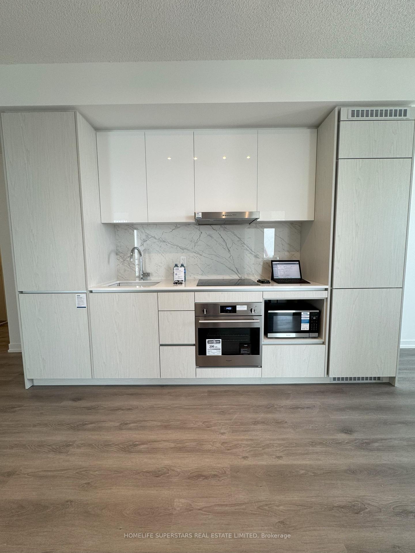 Photo 15 of Unit 1512, 28 Interchange Way, Vaughan, Vaughan Corporate Centre — HOMEH
