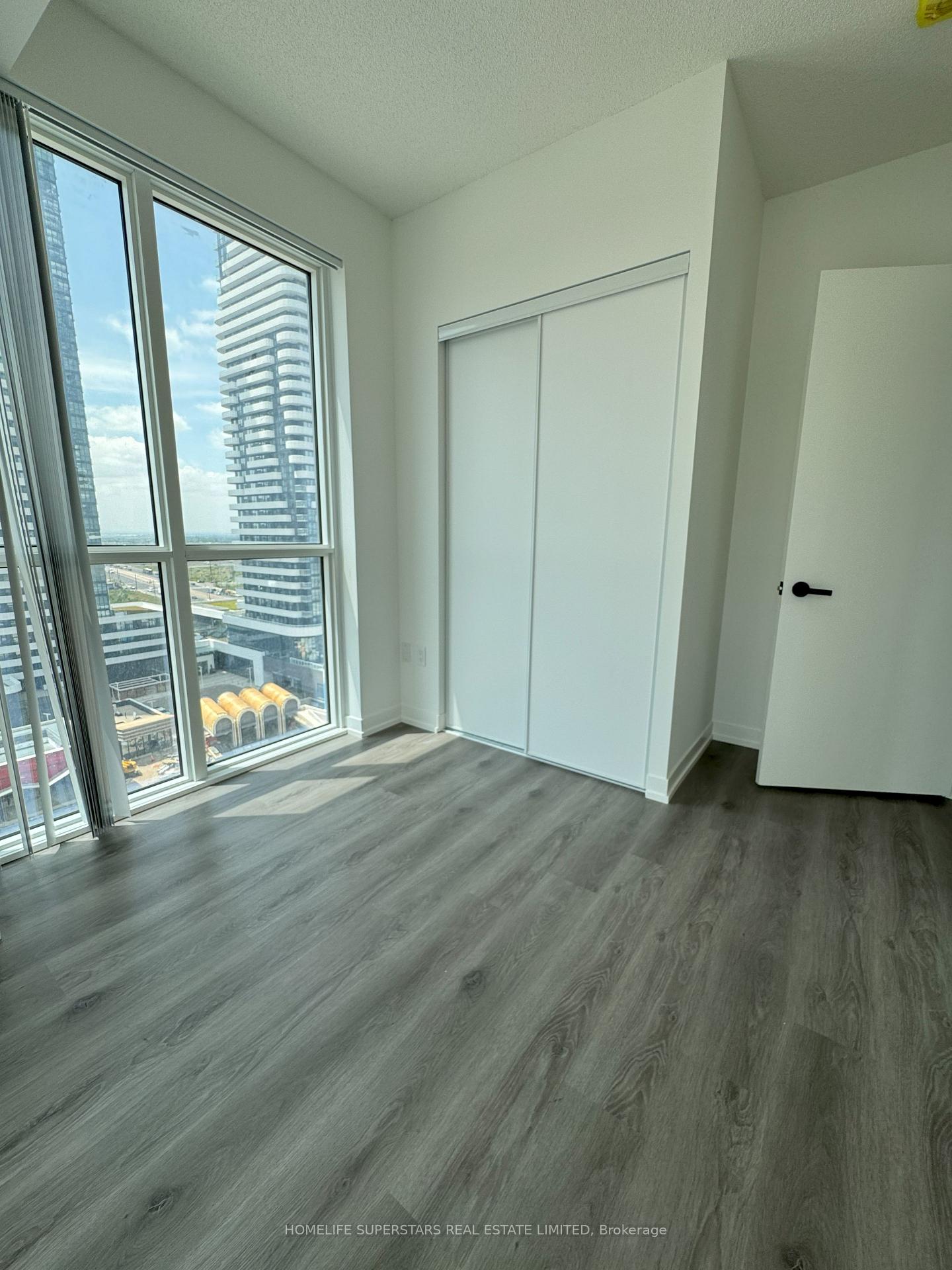 Photo 17 of Unit 1512, 28 Interchange Way, Vaughan, Vaughan Corporate Centre — HOMEH