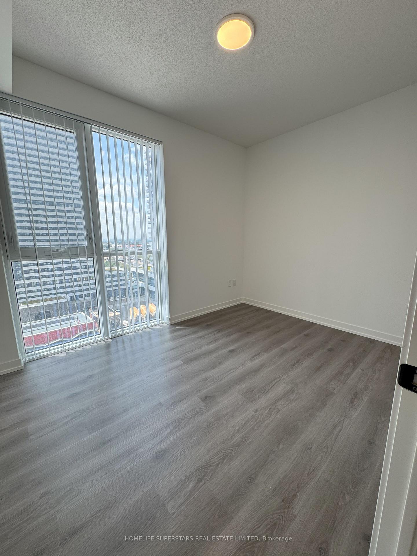 Photo 21 of Unit 1512, 28 Interchange Way, Vaughan, Vaughan Corporate Centre — HOMEH