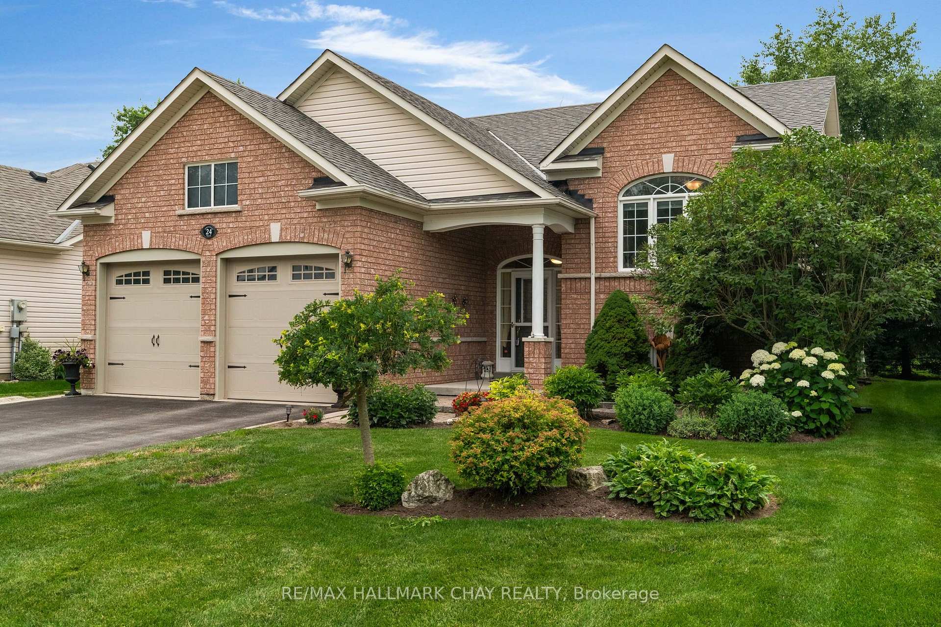 Photo 4 of 24 Northwood Drive, Wasaga Beach — HOMEH