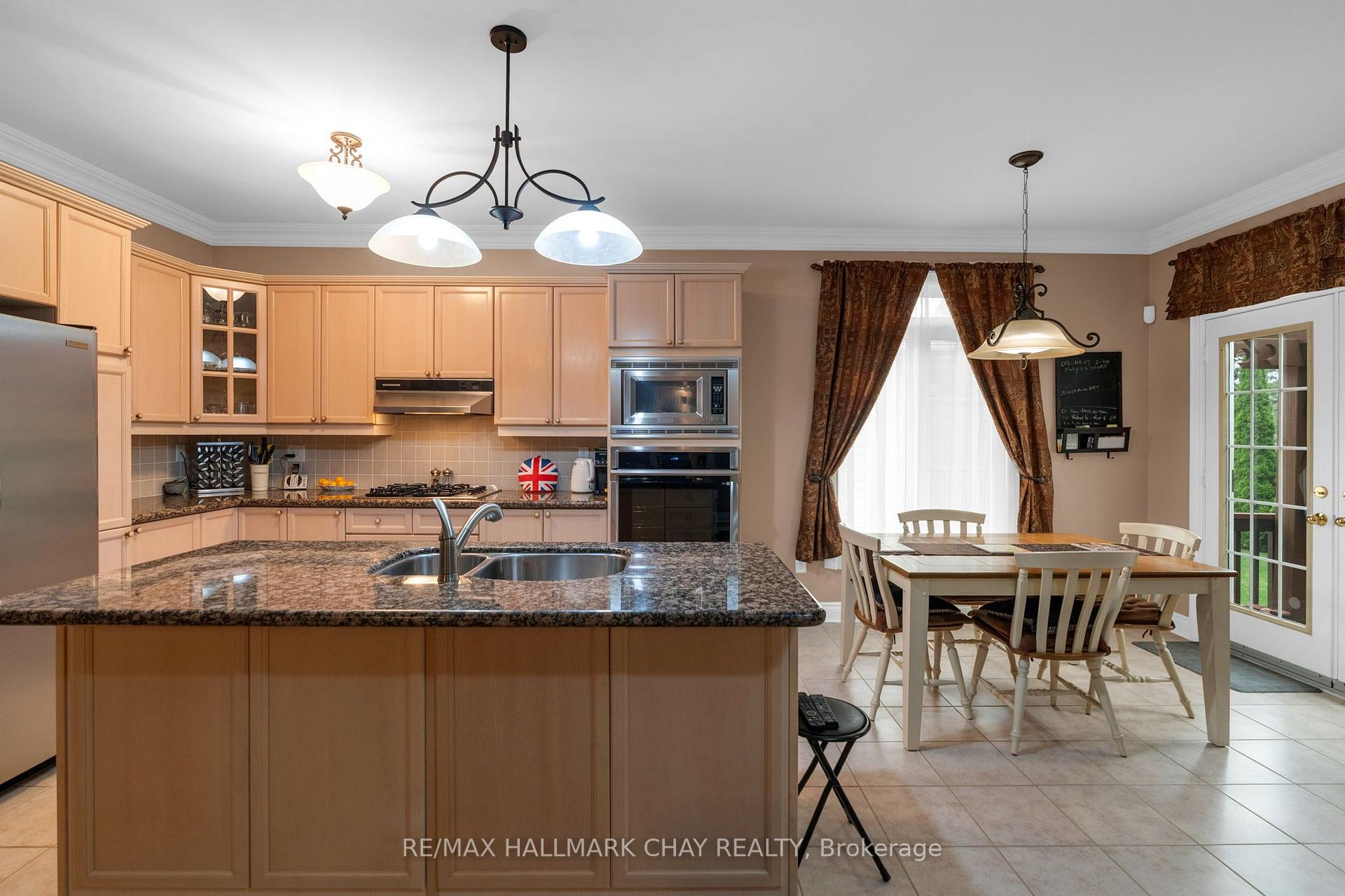Photo 11 of 24 Northwood Drive, Wasaga Beach — HOMEH