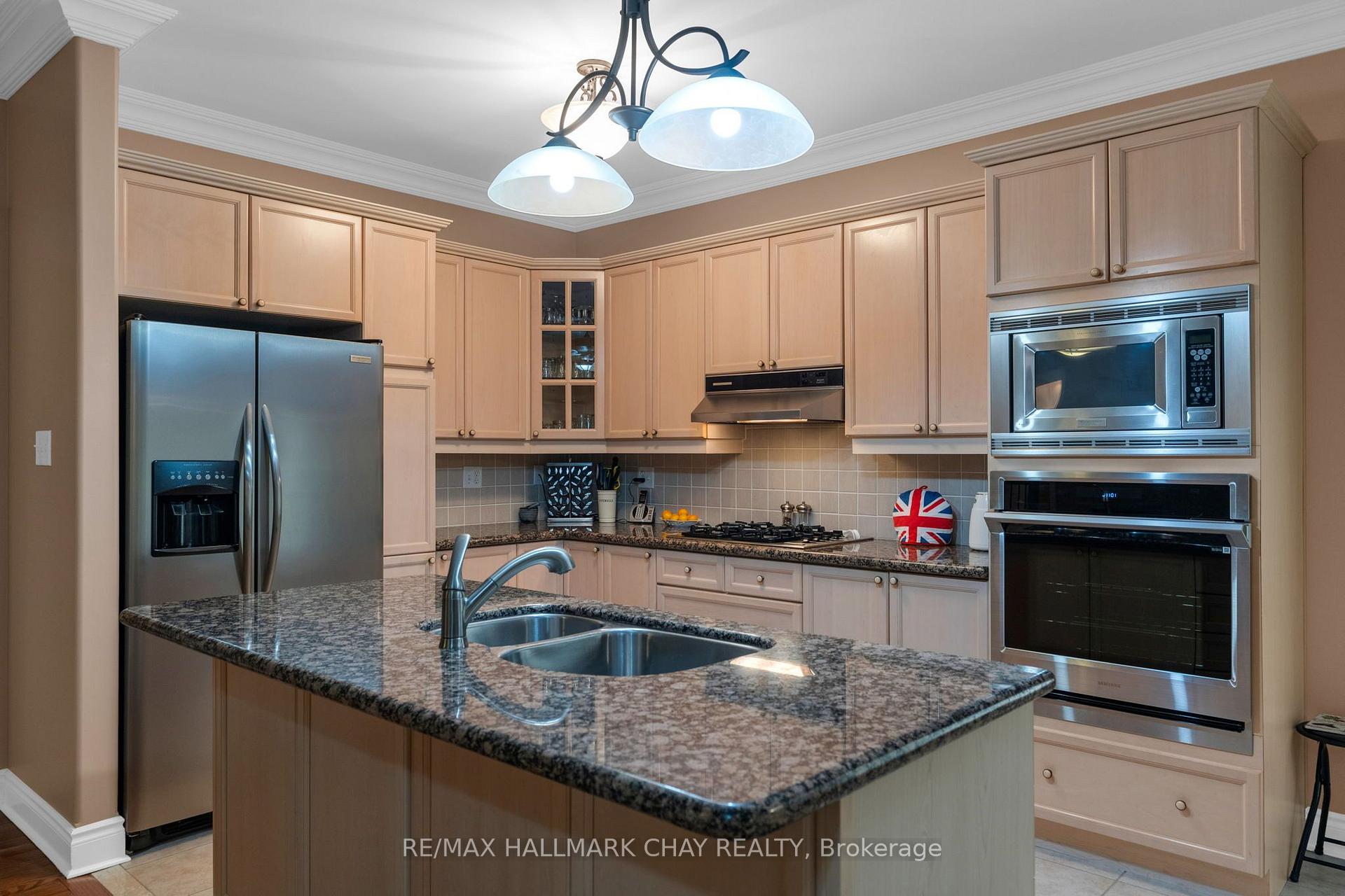 Photo 12 of 24 Northwood Drive, Wasaga Beach — HOMEH