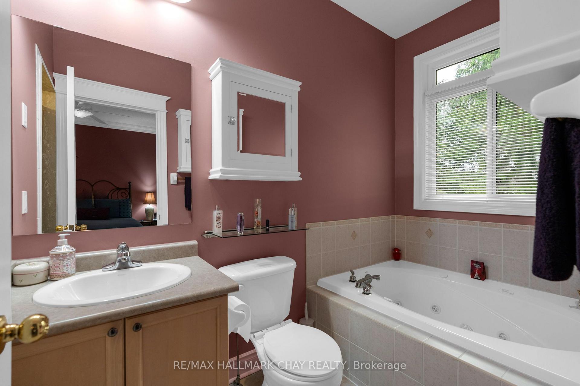Photo 19 of 24 Northwood Drive, Wasaga Beach — HOMEH