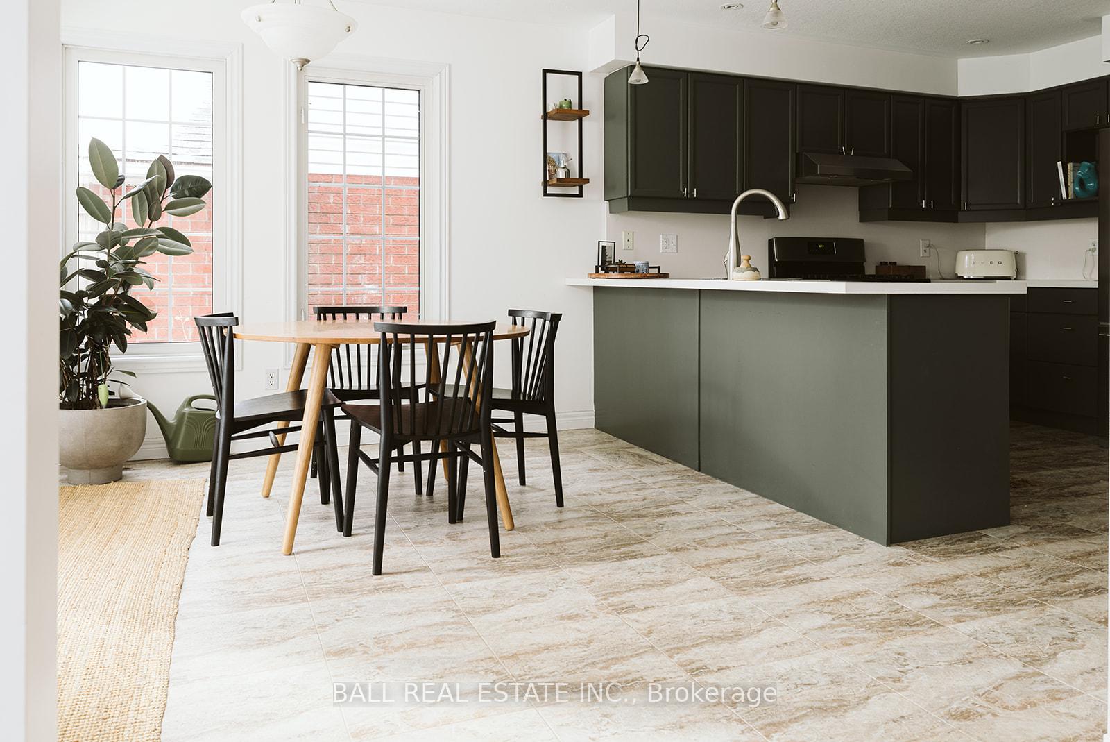 Photo 15 of 66 Highlands Crescent, Collingwood — HOMEH