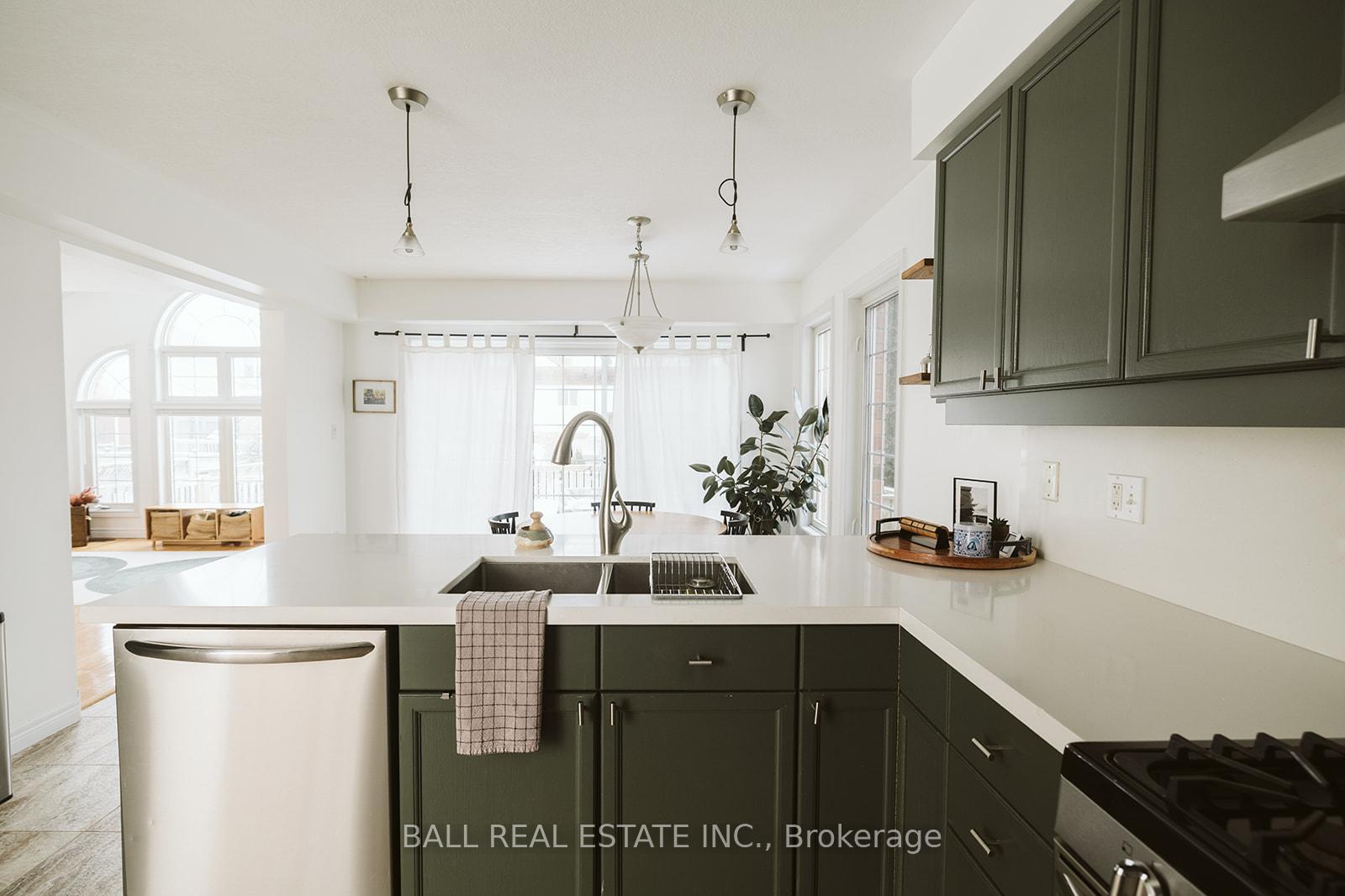 Photo 3 of 66 Highlands Crescent, Collingwood — HOMEH