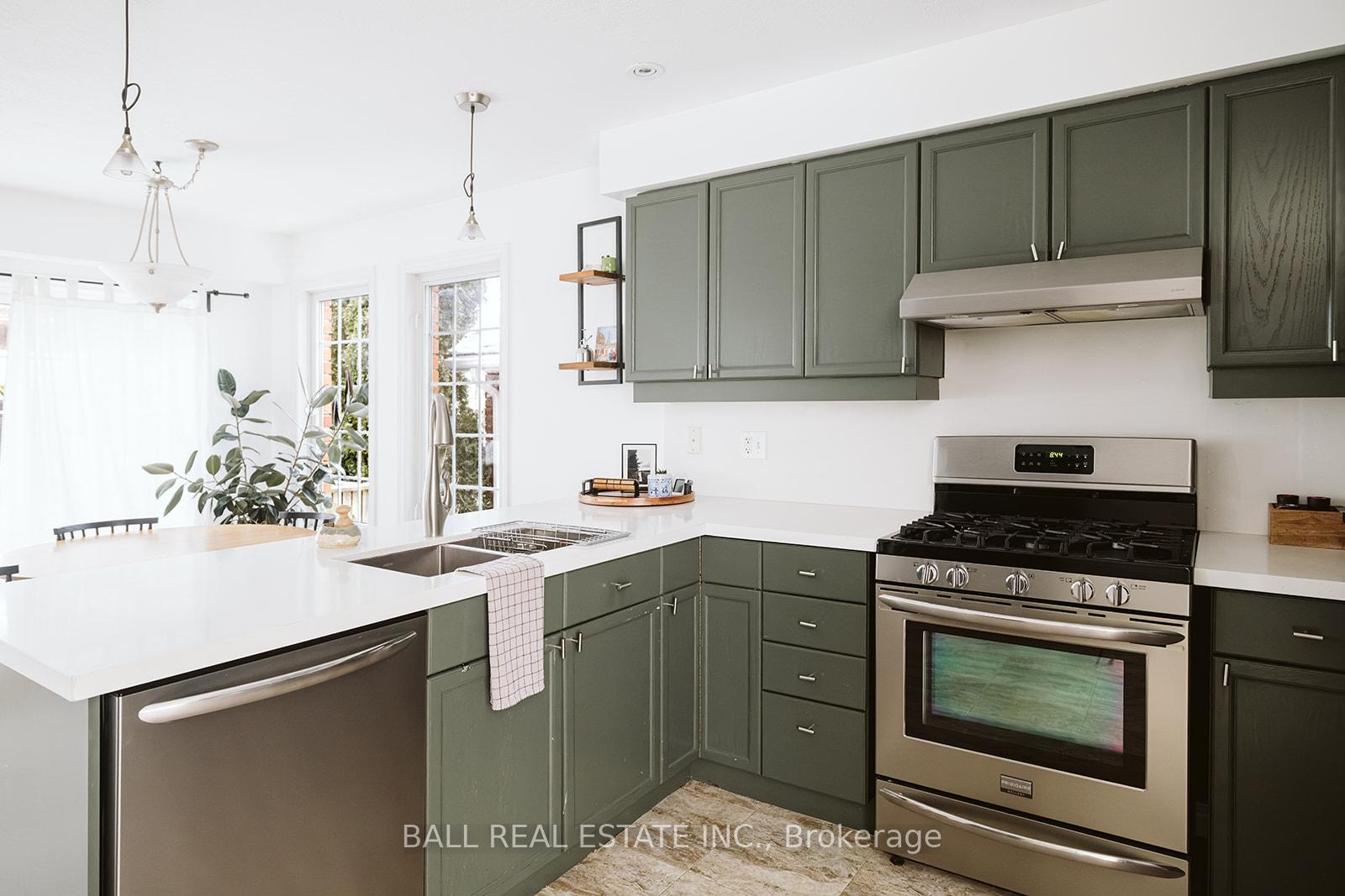 Photo 18 of 66 Highlands Crescent, Collingwood — HOMEH