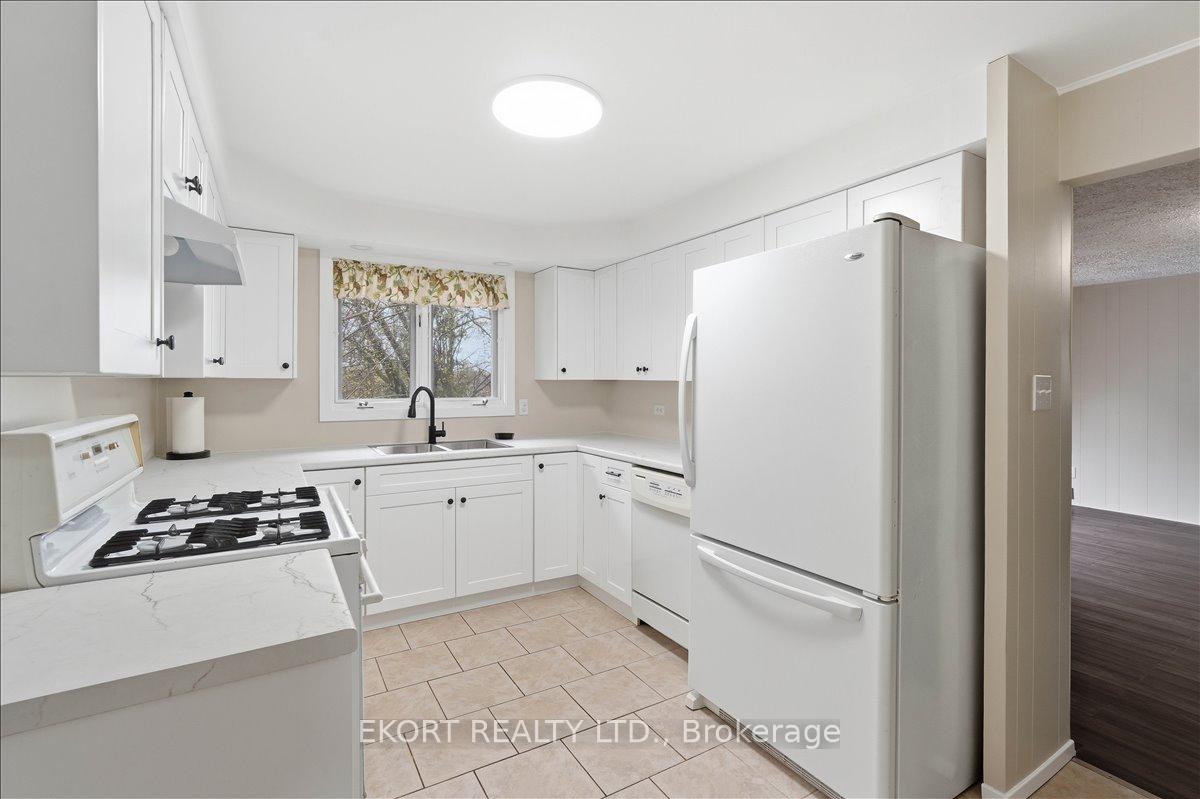 Photo 12 of 52 Edgehill Road, Belleville, Belleville Ward — HOMEH