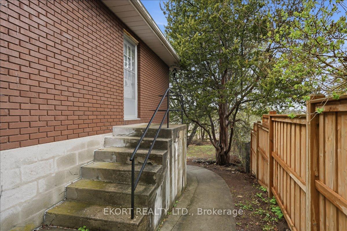 Photo 28 of 52 Edgehill Road, Belleville, Belleville Ward — HOMEH