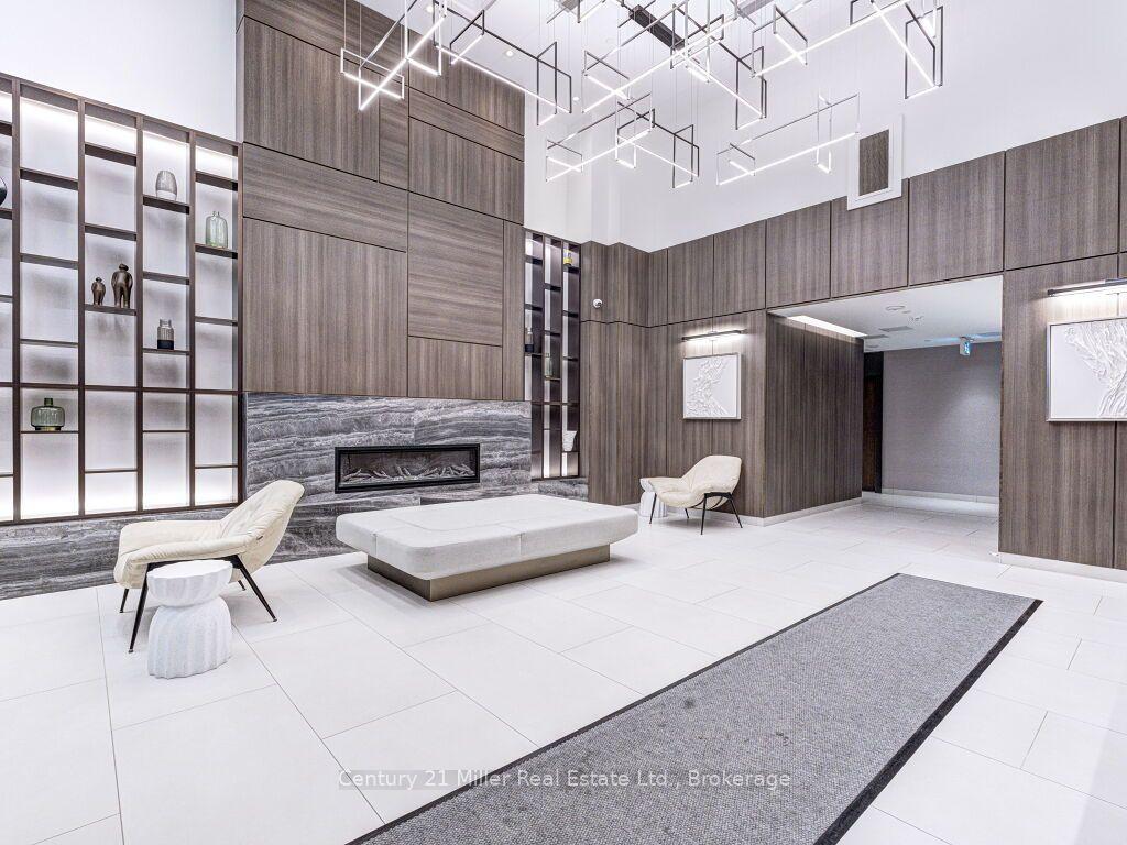 Photo 5 of Unit PH 1910, 1035 Southdown Road, Mississauga, Clarkson — HOMEH