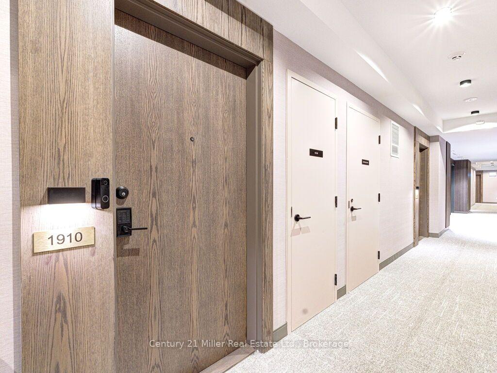 Photo 7 of Unit PH 1910, 1035 Southdown Road, Mississauga, Clarkson — HOMEH