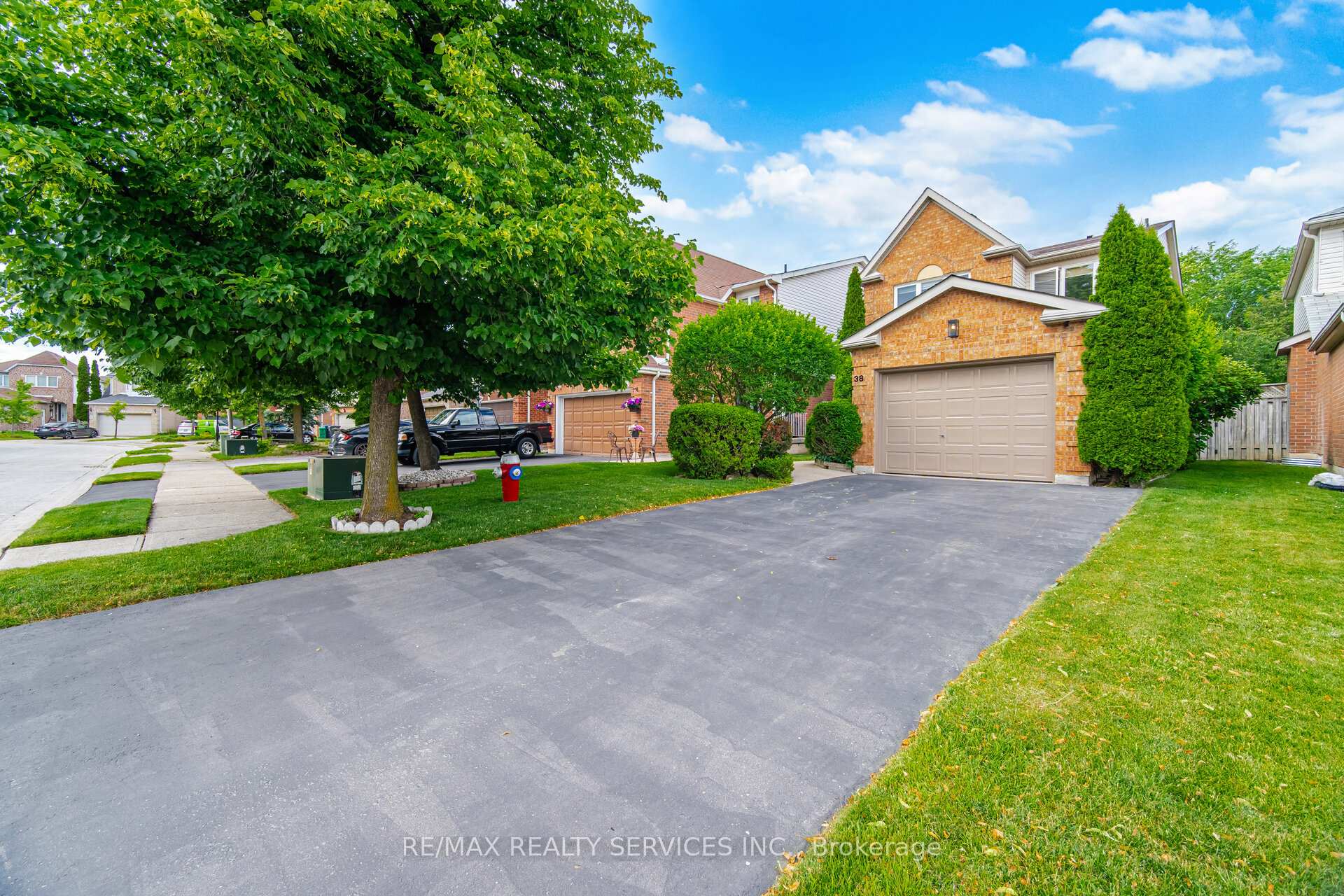 Front of 38 Furrows End