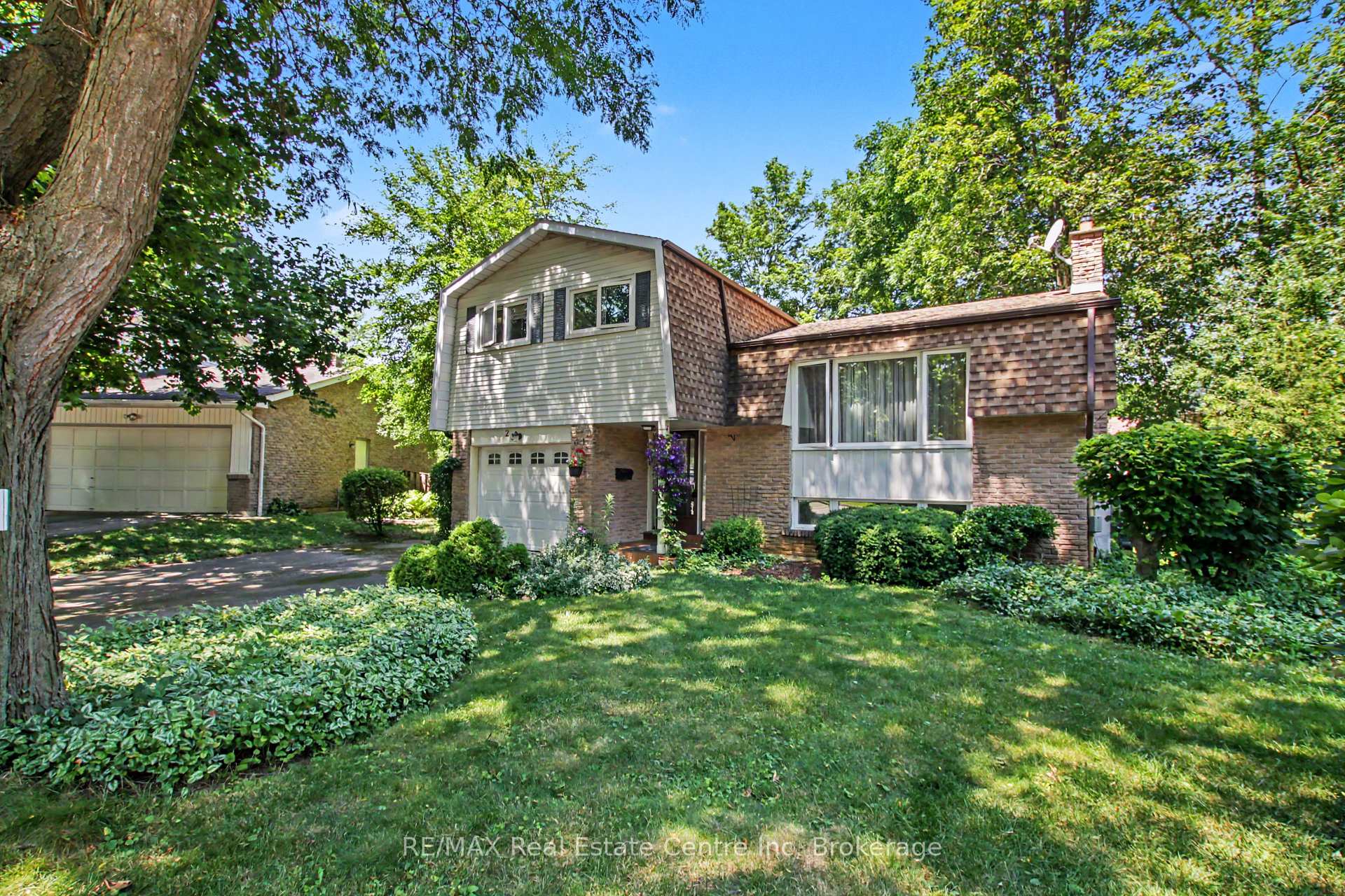 Photo 2 of 23 Northwood Crescent, Guelph, Willow West/Sugarbush/West Acres — HOMEH