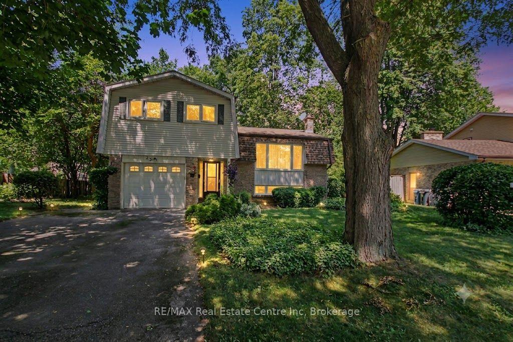 Photo 3 of 23 Northwood Crescent, Guelph, Willow West/Sugarbush/West Acres — HOMEH