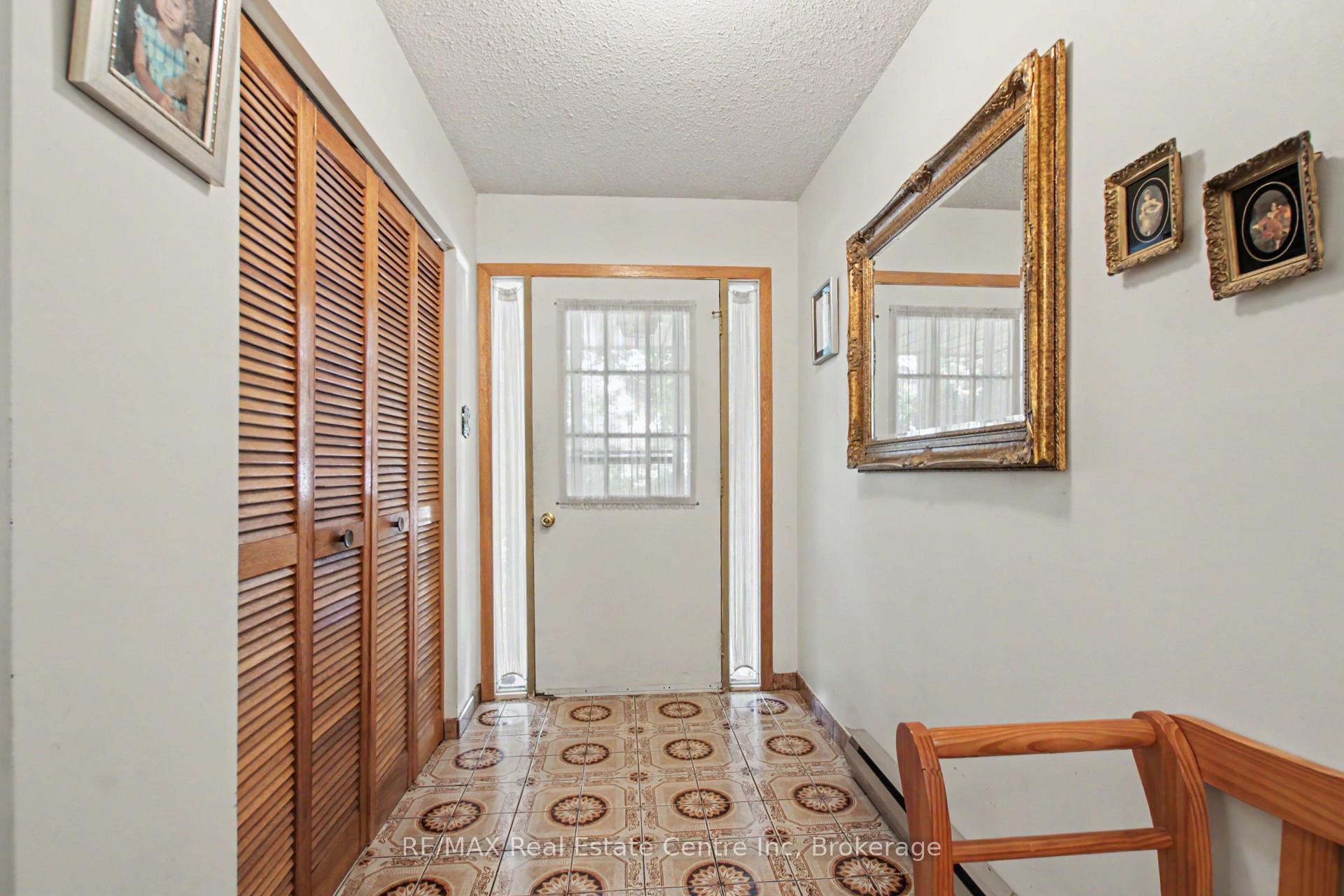 Photo 4 of 23 Northwood Crescent, Guelph, Willow West/Sugarbush/West Acres — HOMEH
