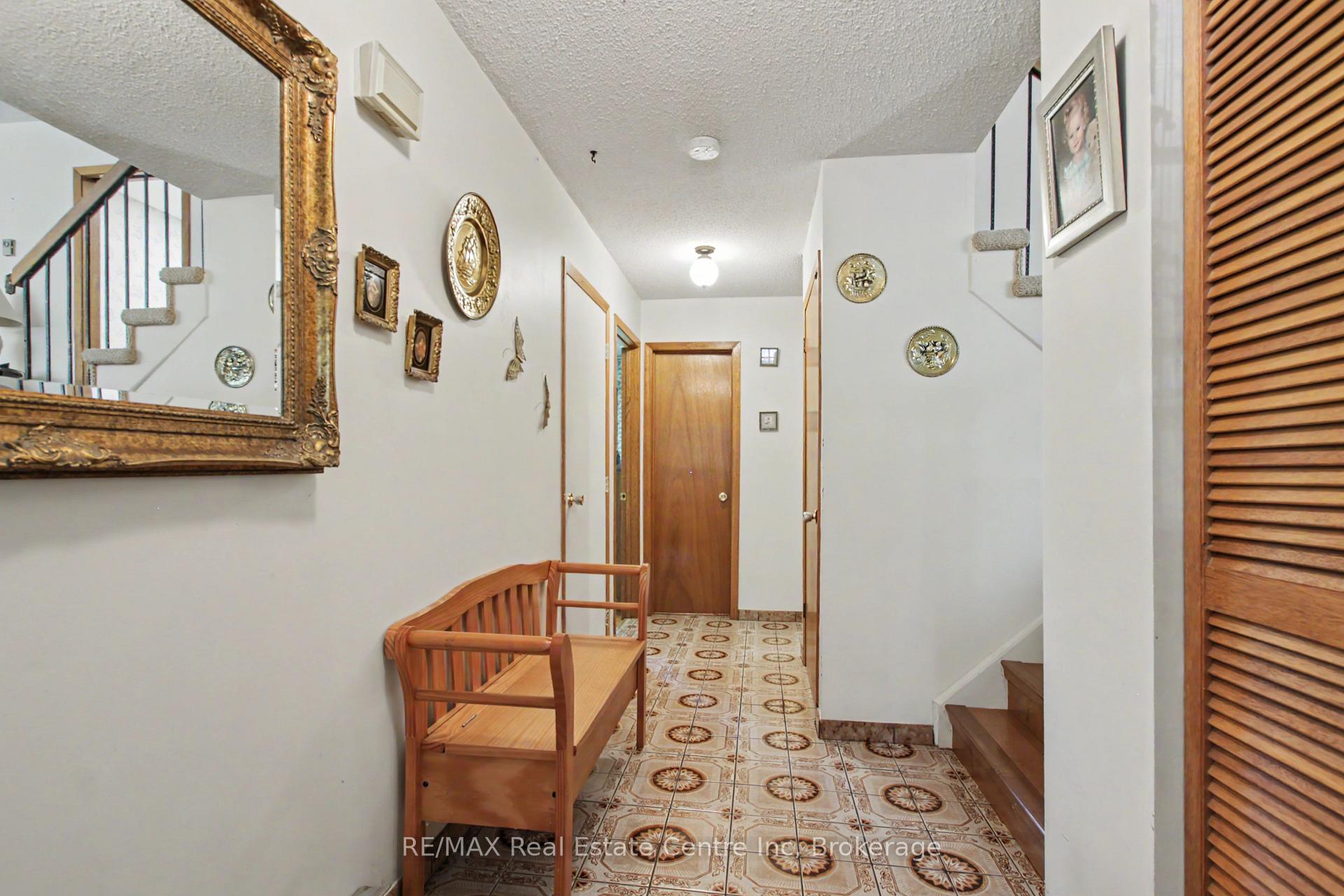 Photo 5 of 23 Northwood Crescent, Guelph, Willow West/Sugarbush/West Acres — HOMEH