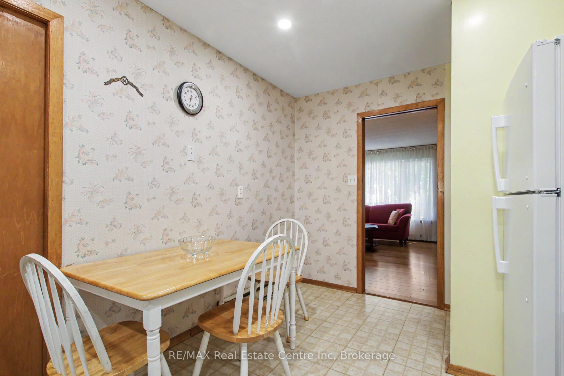 Photo 11 of 23 Northwood Crescent, Guelph, Willow West/Sugarbush/West Acres — HOMEH