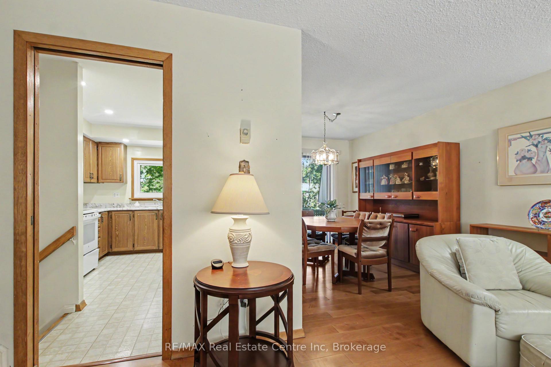 Photo 13 of 23 Northwood Crescent, Guelph, Willow West/Sugarbush/West Acres — HOMEH