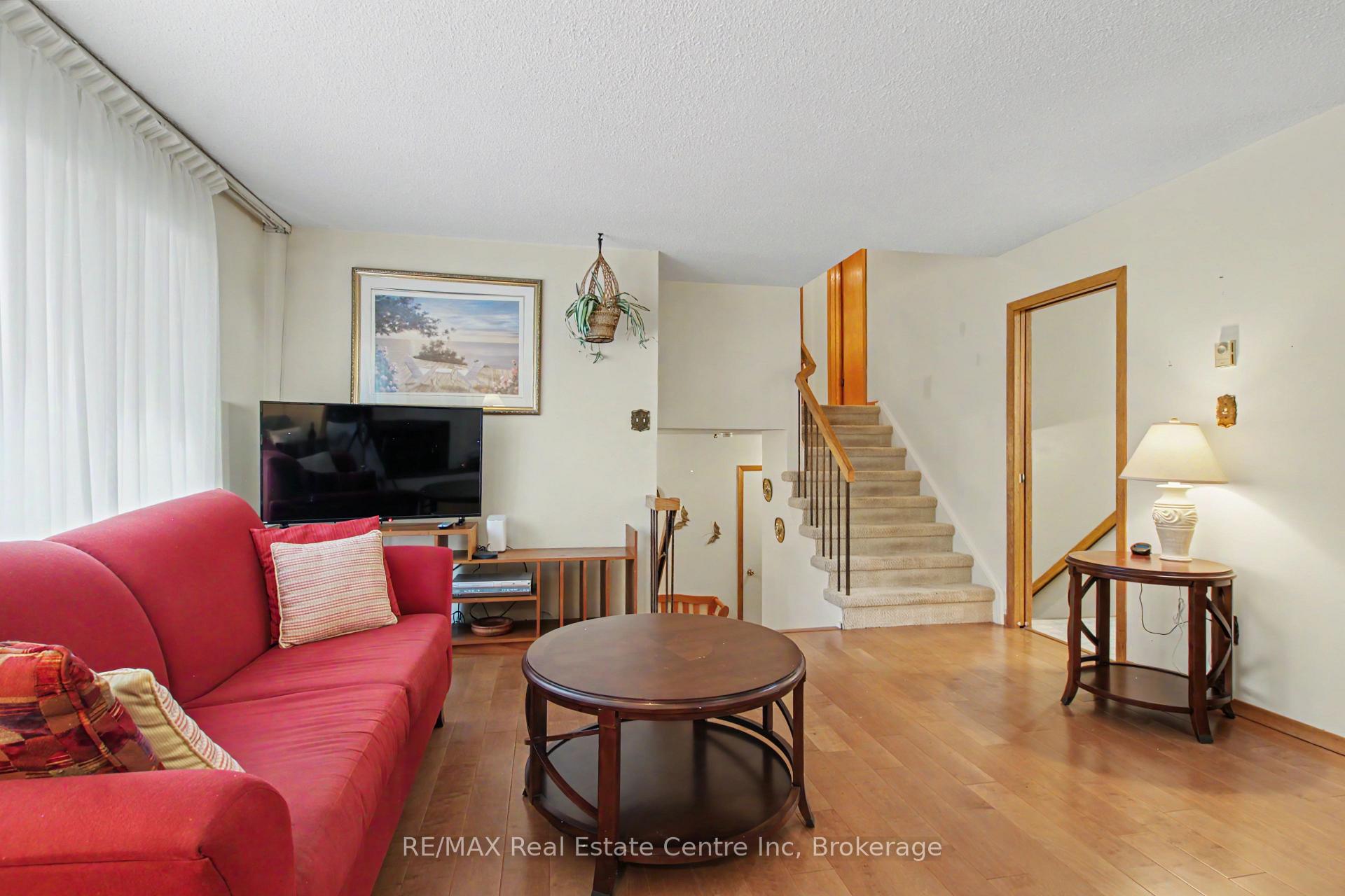 Photo 16 of 23 Northwood Crescent, Guelph, Willow West/Sugarbush/West Acres — HOMEH