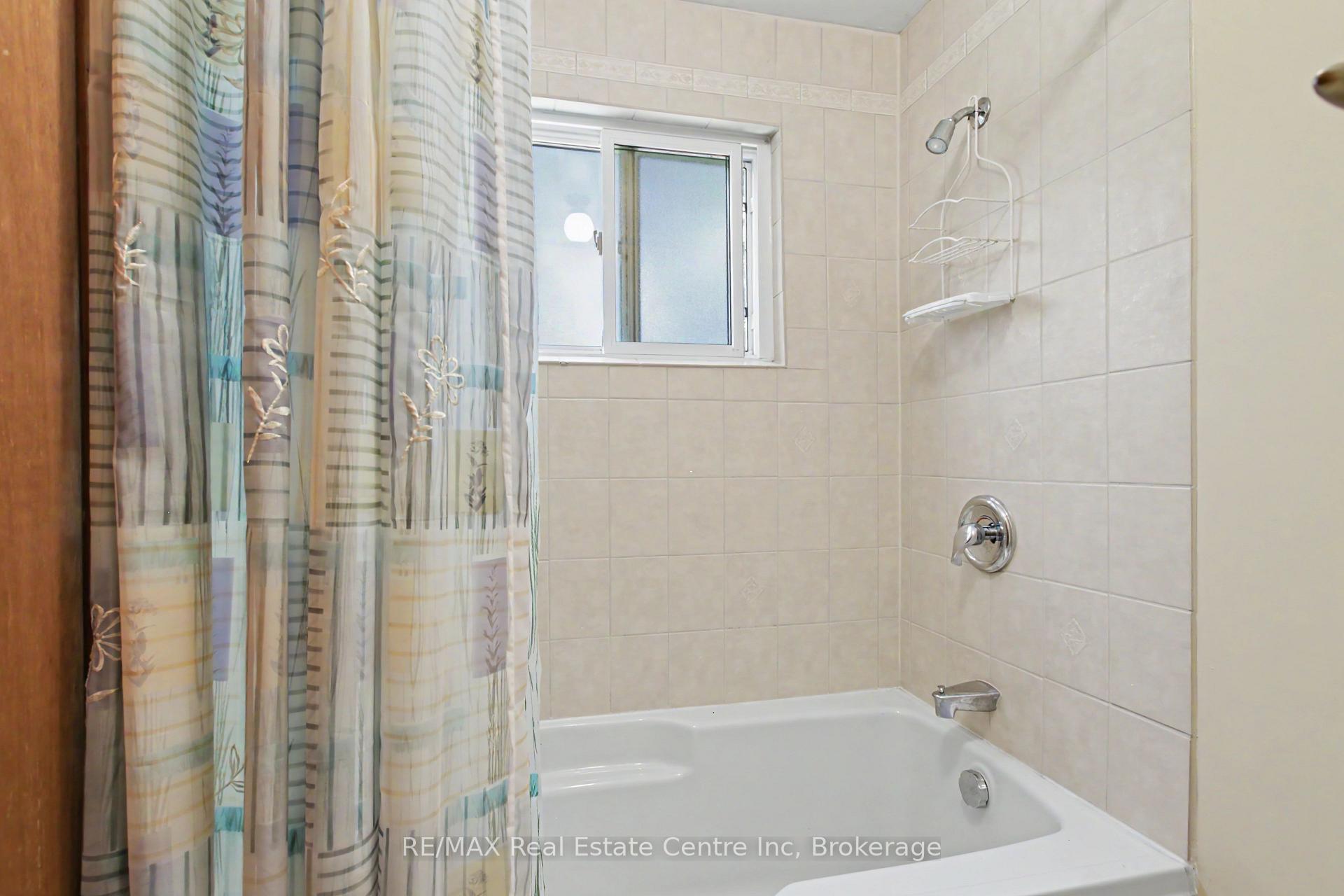 Photo 25 of 23 Northwood Crescent, Guelph, Willow West/Sugarbush/West Acres — HOMEH