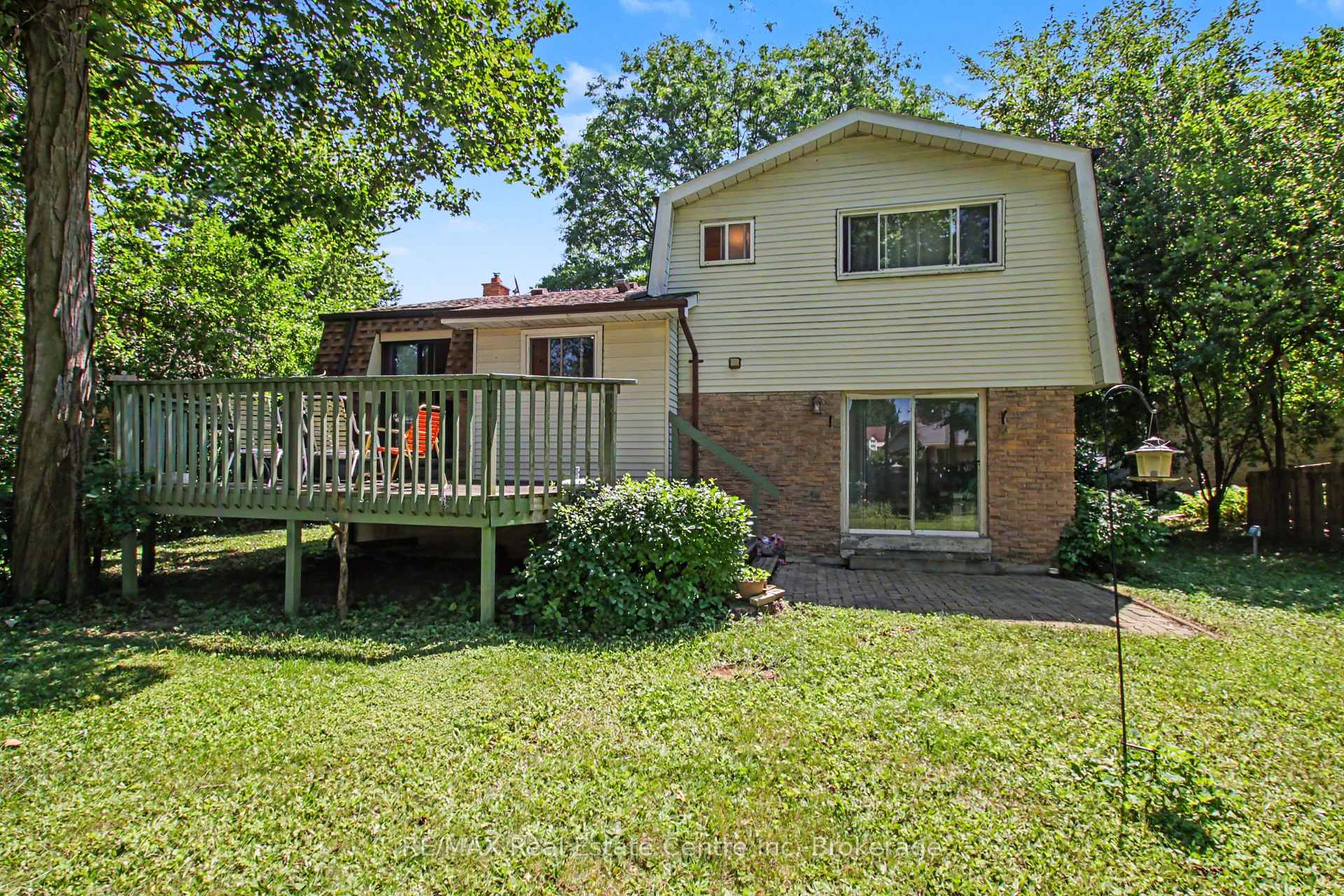 Photo 30 of 23 Northwood Crescent, Guelph, Willow West/Sugarbush/West Acres — HOMEH