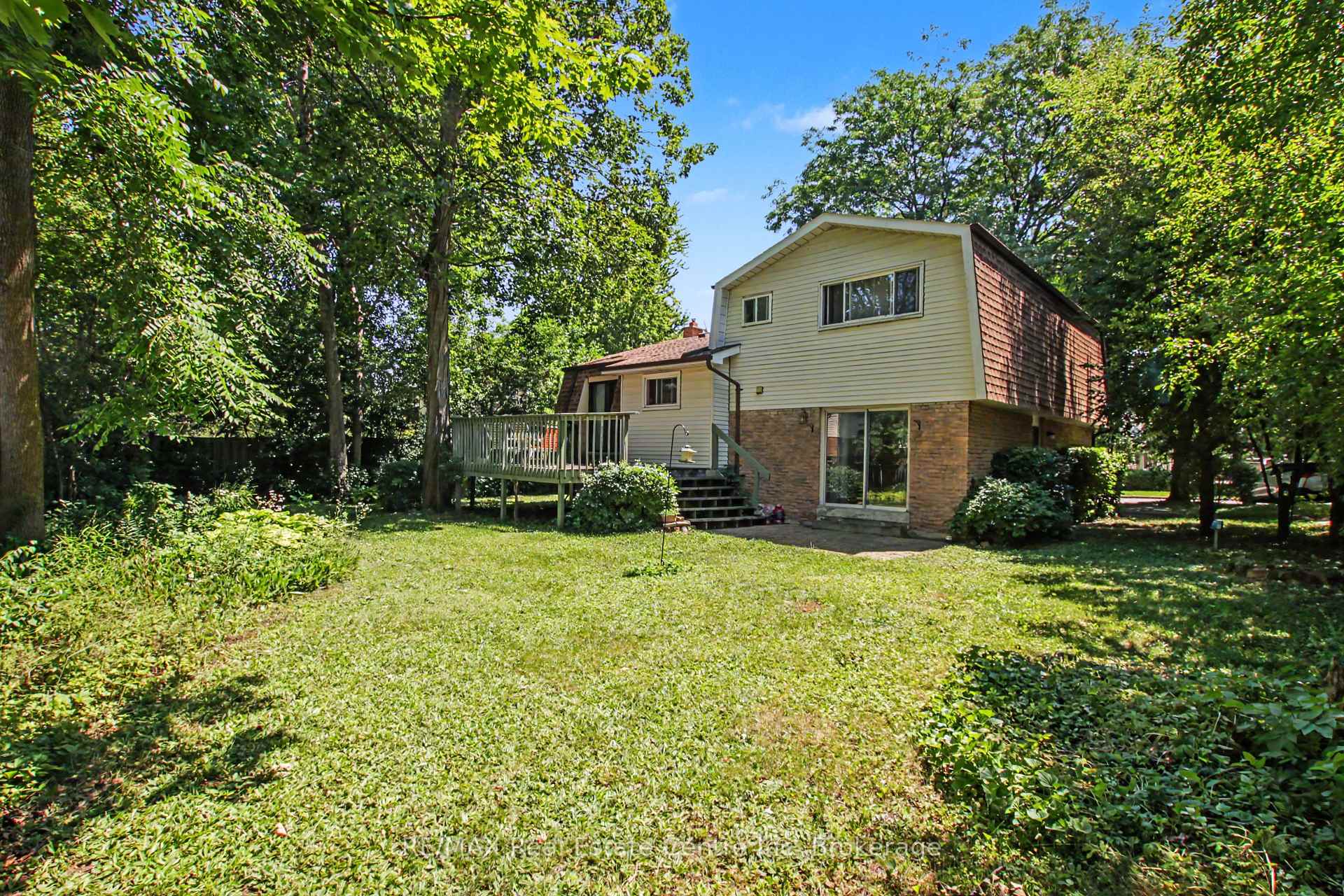 Photo 31 of 23 Northwood Crescent, Guelph, Willow West/Sugarbush/West Acres — HOMEH