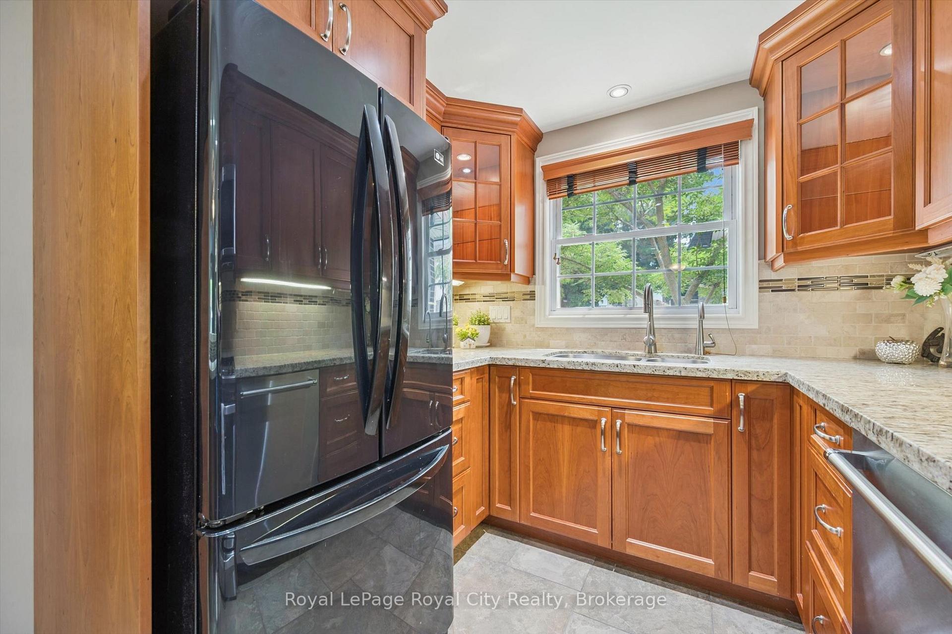 Photo 20 of Unit 30, 383 Edinburgh Road S, Guelph, Dovercliffe Park/Old University — HOMEH
