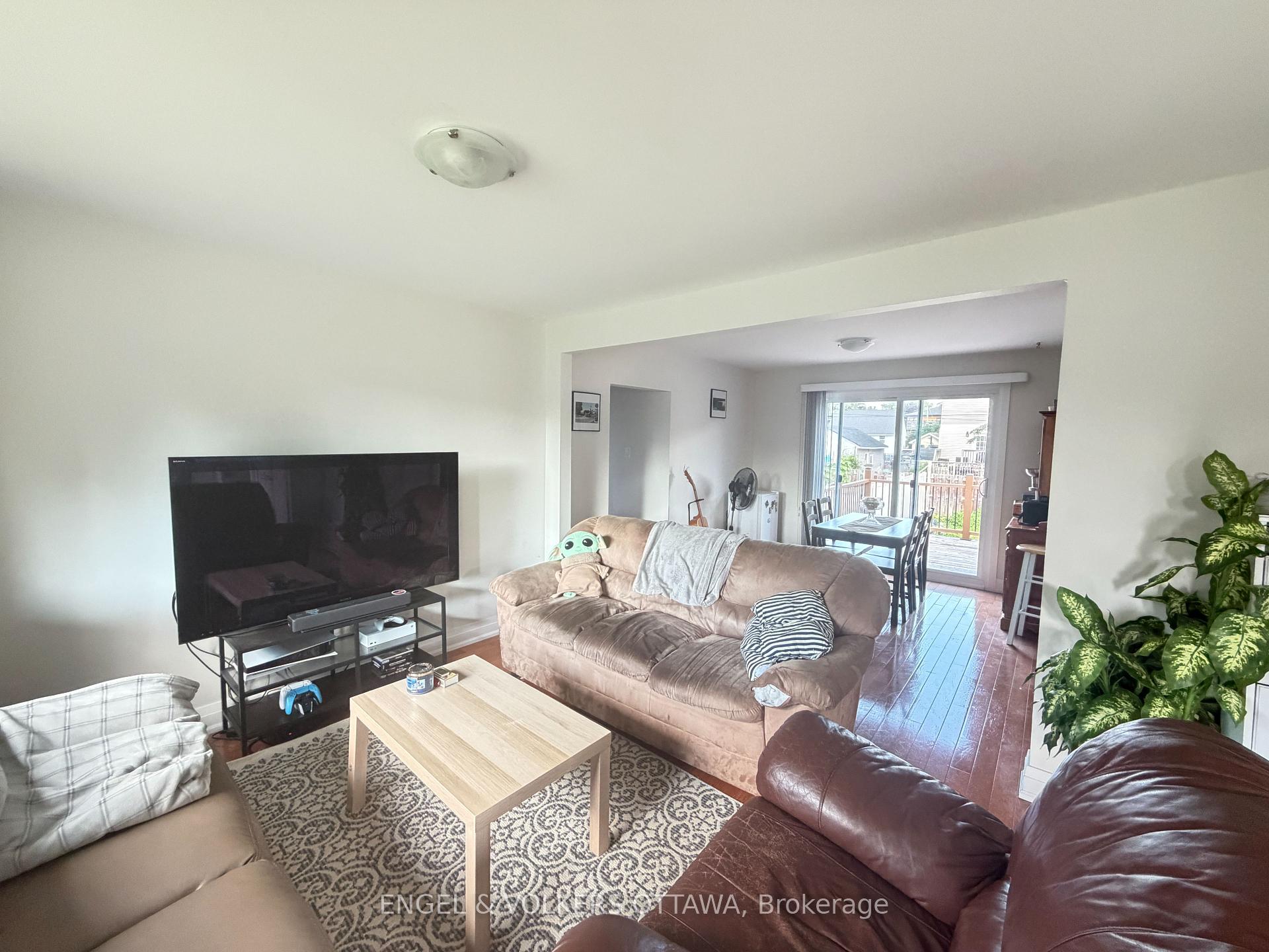 Photo 6 of 44 Granton Avenue, Ottawa, Meadowlands/St. Claire Gardens — HOMEH