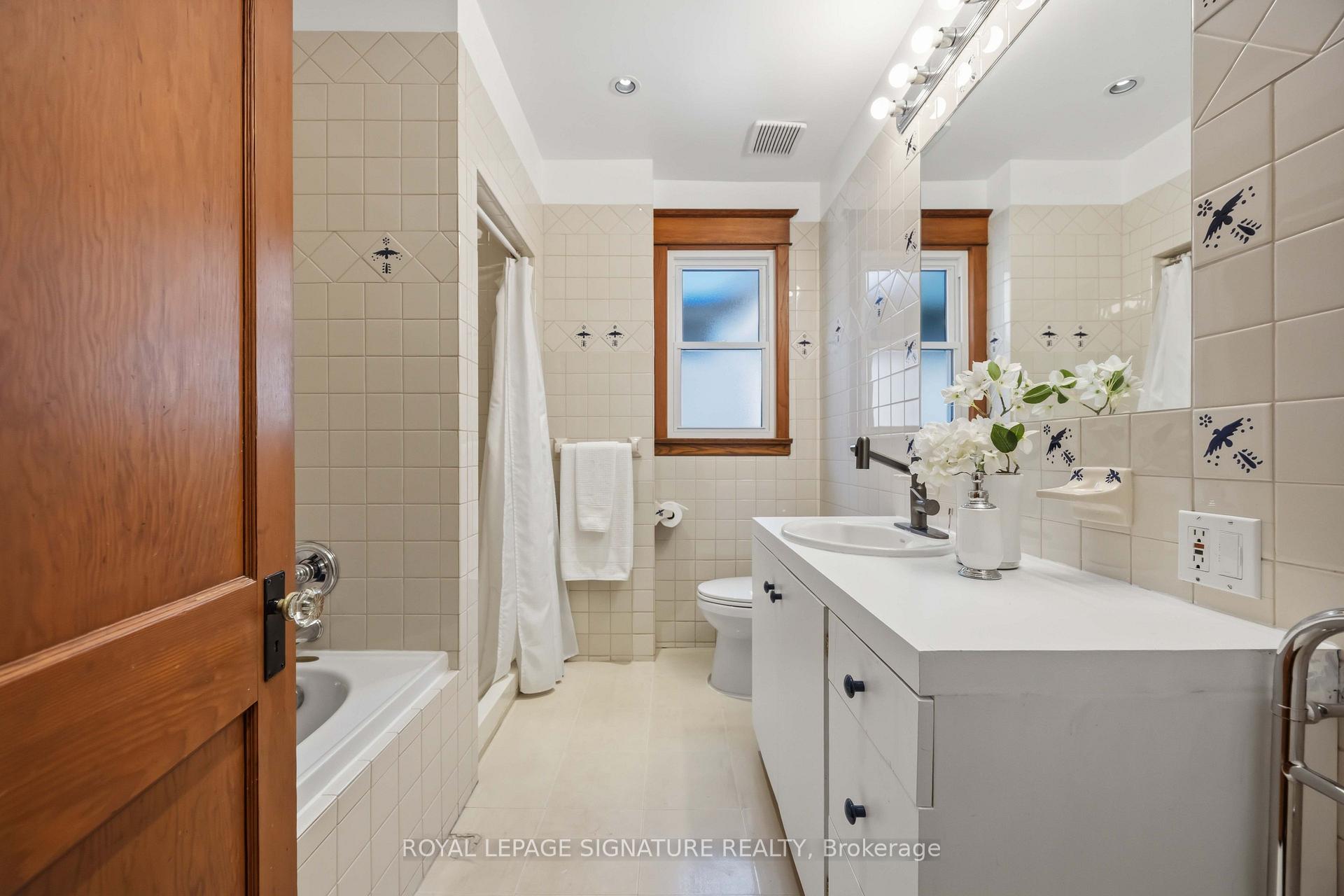 Photo 31 of 110 Gillard Avenue, Toronto, Greenwood-Coxwell — HOMEH