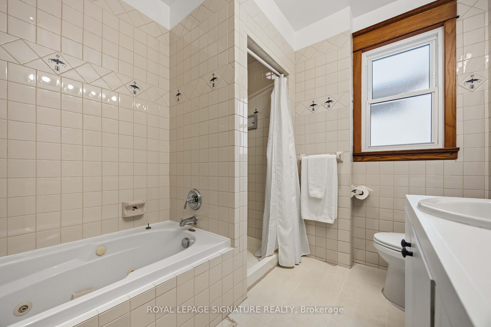 Photo 32 of 110 Gillard Avenue, Toronto, Greenwood-Coxwell — HOMEH