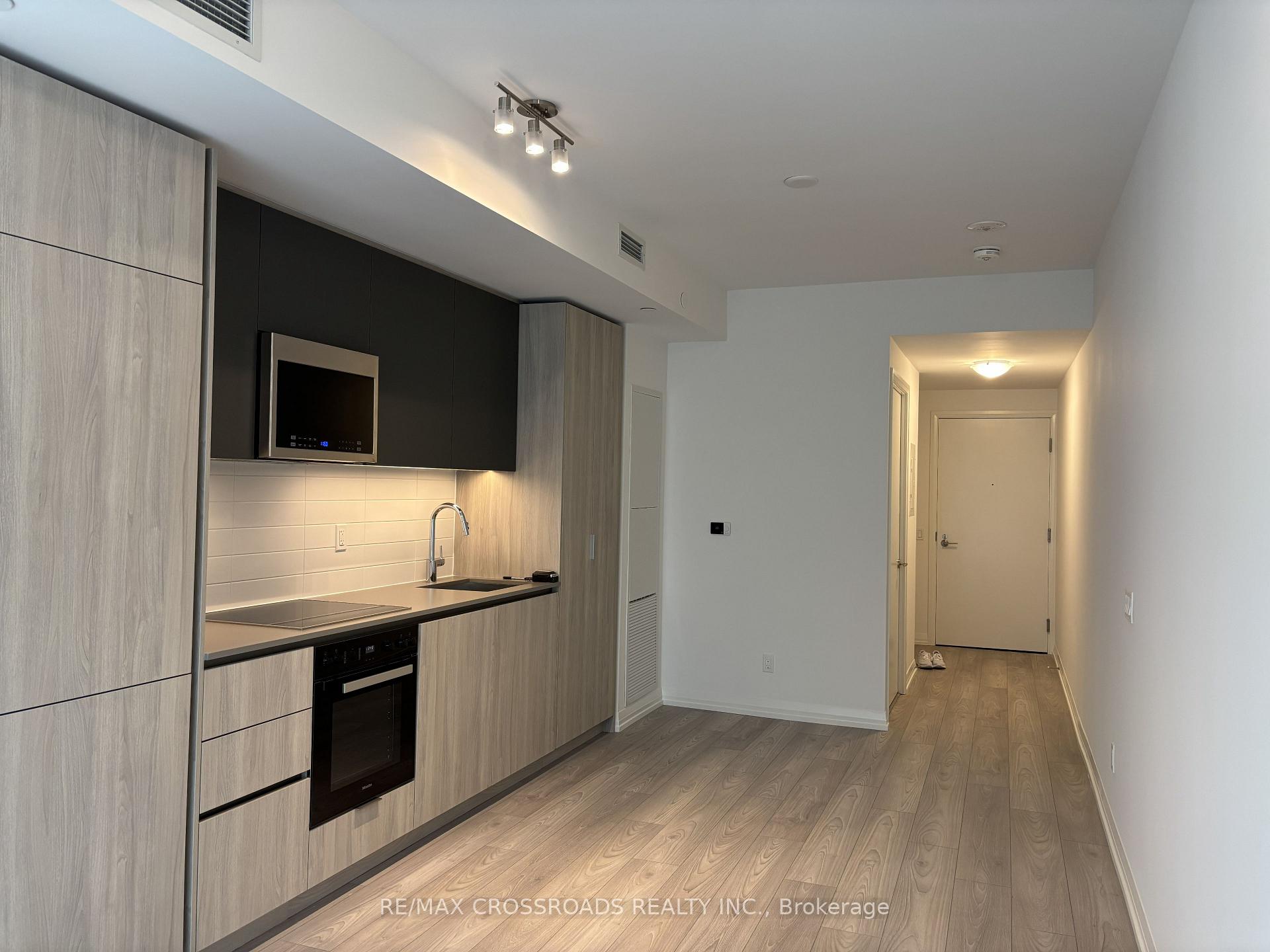 Photo 2 of Unit 1010, 400 King Street W, Toronto, Waterfront Communities — HOMEH