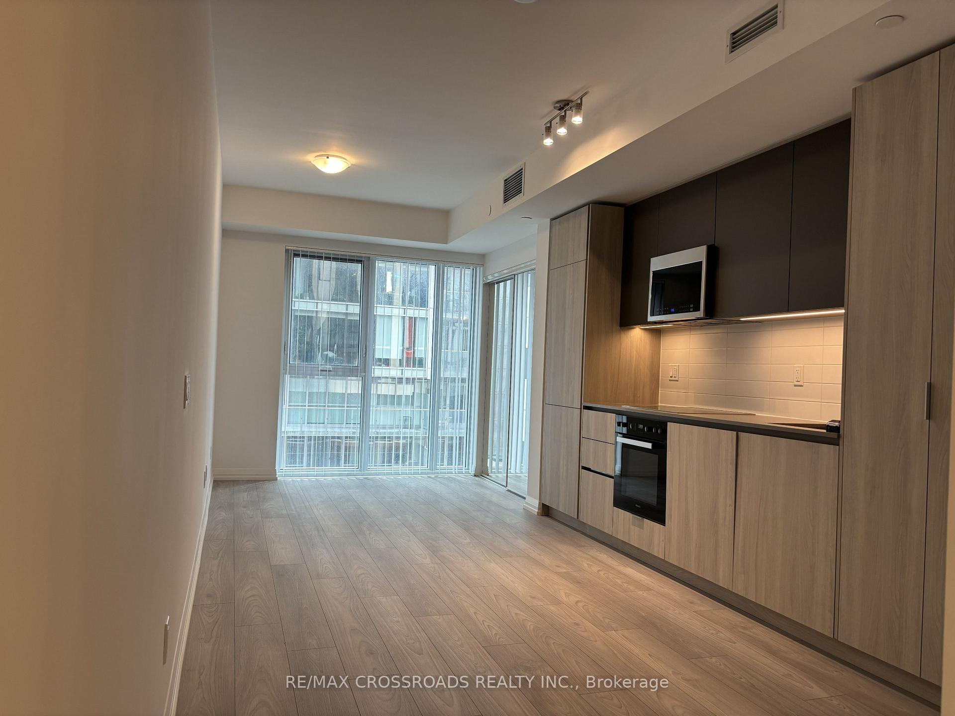 Photo 3 of Unit 1010, 400 King Street W, Toronto, Waterfront Communities — HOMEH