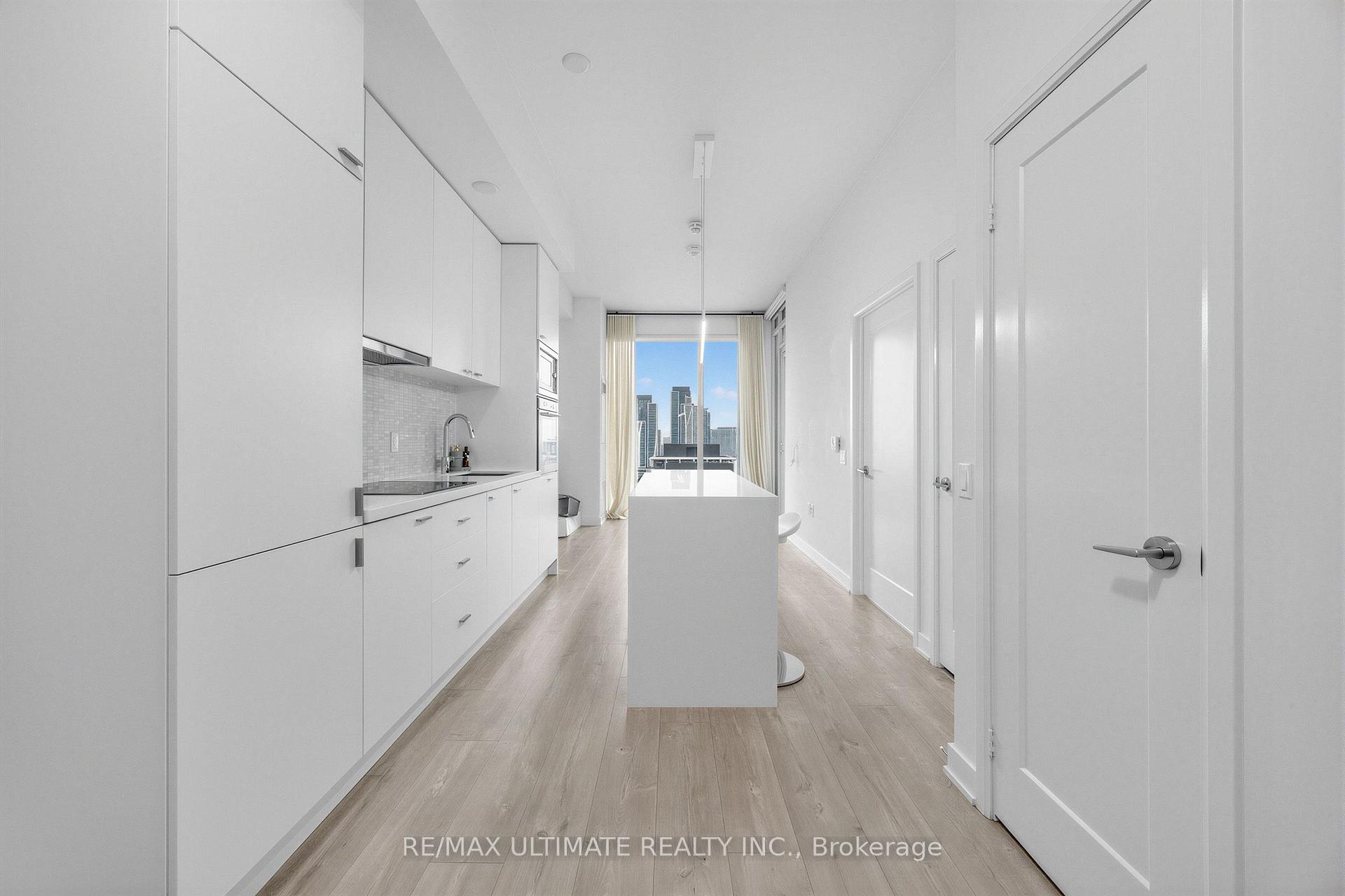 Photo 2 of Unit 1811W, 27 Bathurst Street, Toronto, Waterfront Communities — HOMEH