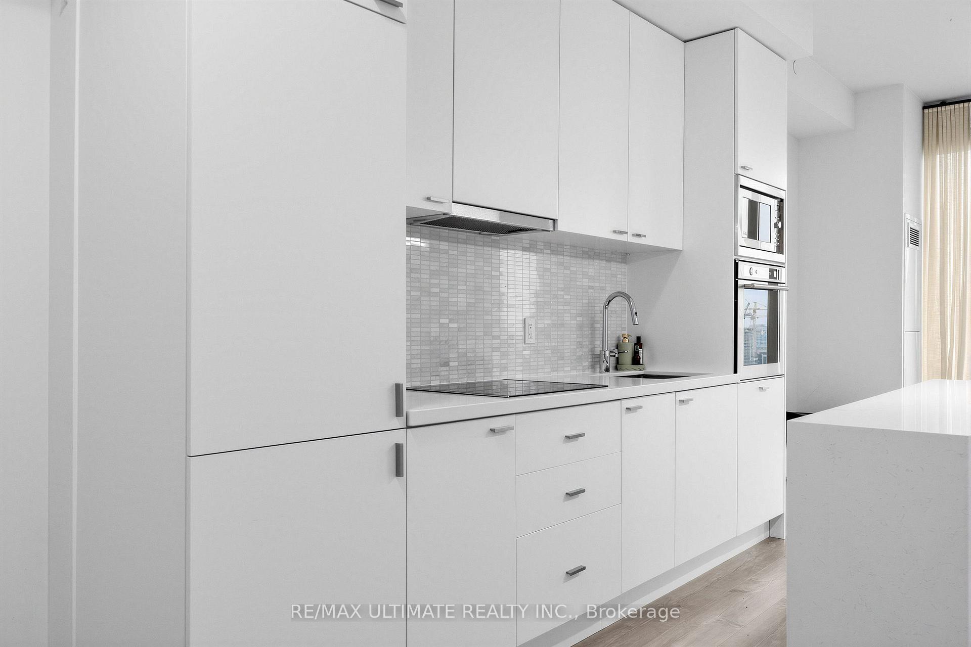 Photo 4 of Unit 1811W, 27 Bathurst Street, Toronto, Waterfront Communities — HOMEH