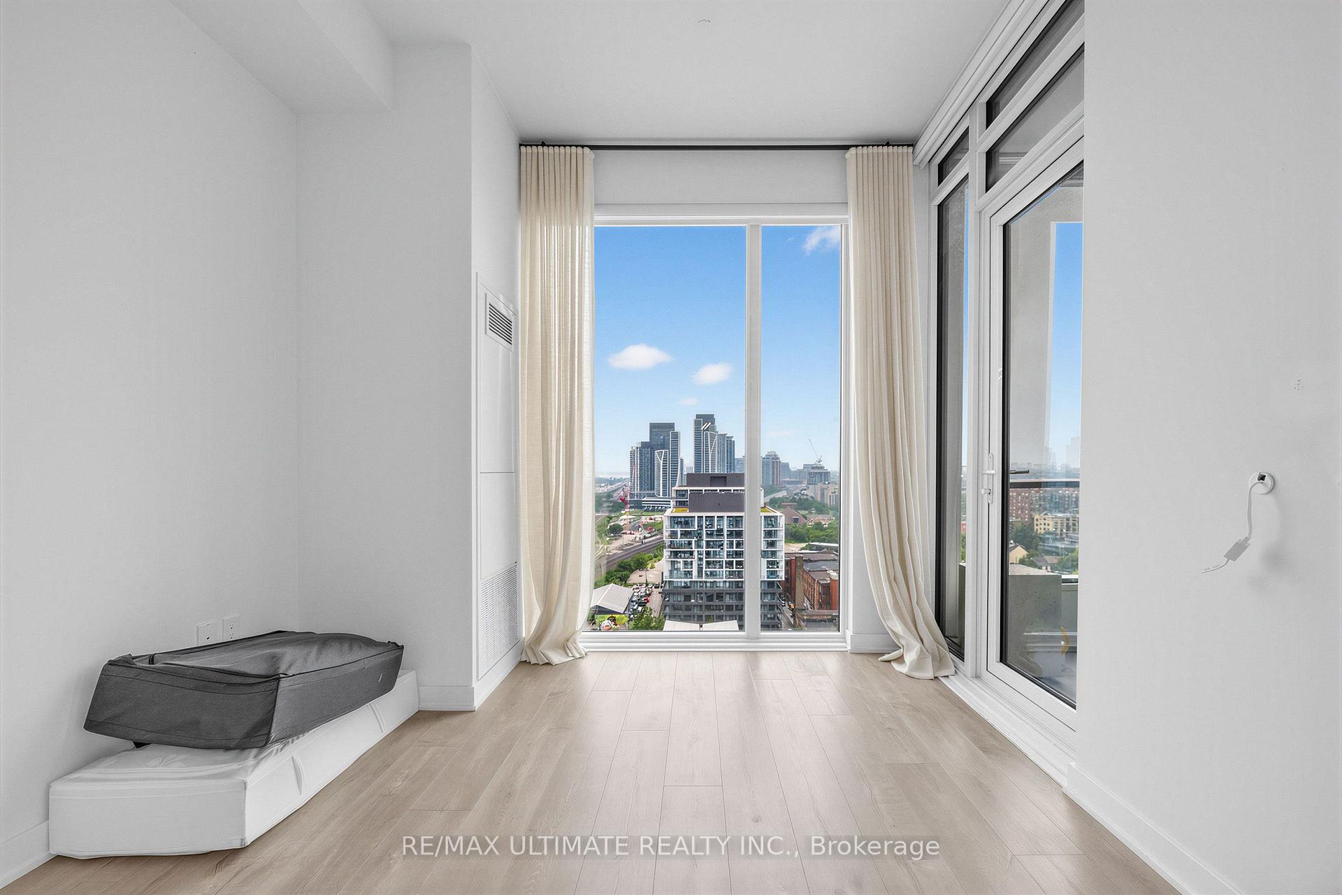 Photo 9 of Unit 1811W, 27 Bathurst Street, Toronto, Waterfront Communities — HOMEH