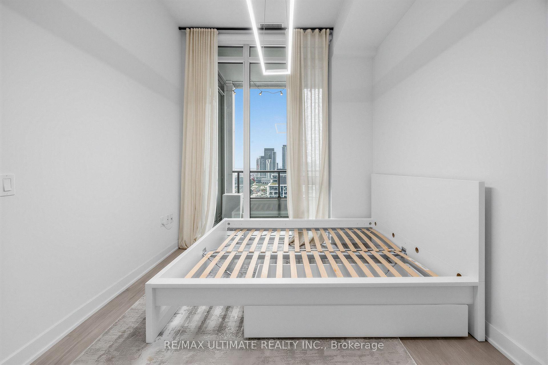 Photo 14 of Unit 1811W, 27 Bathurst Street, Toronto, Waterfront Communities — HOMEH