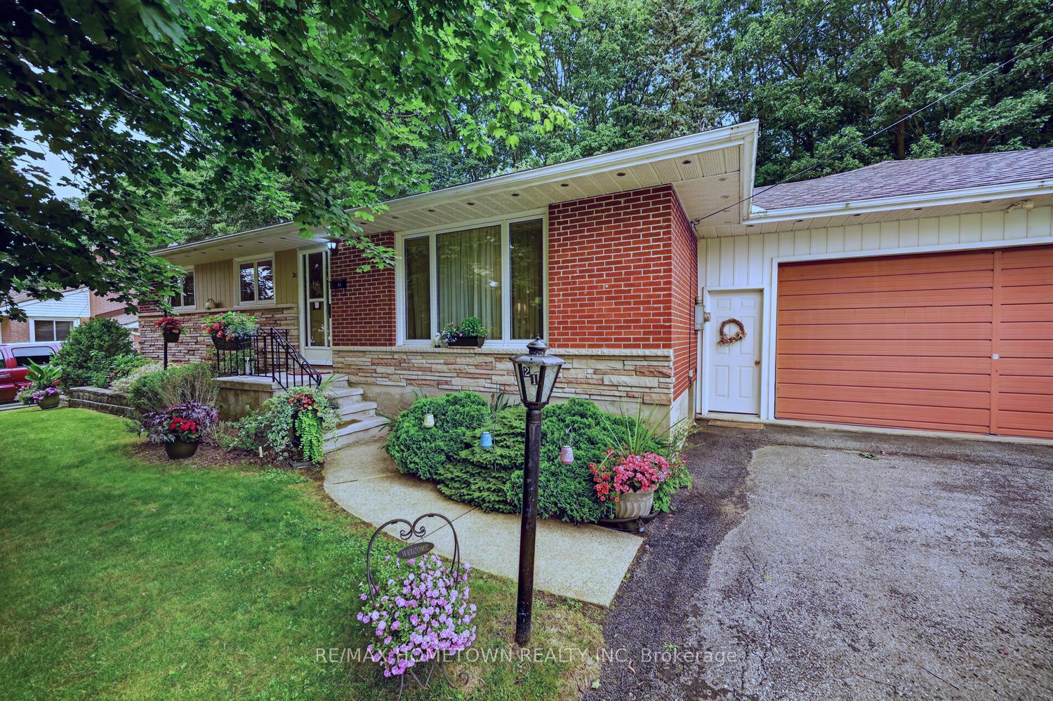 Photo of 21 Fairway Crescent