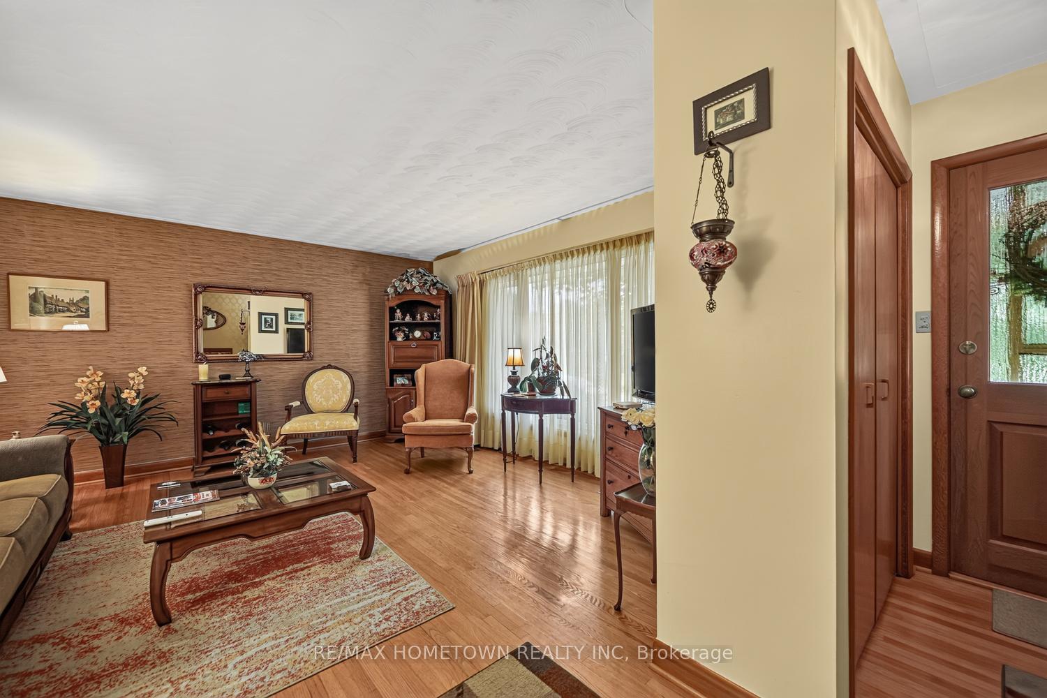 Photo 6 of 21 Fairway Crescent, Brockville, Brockville — HOMEH