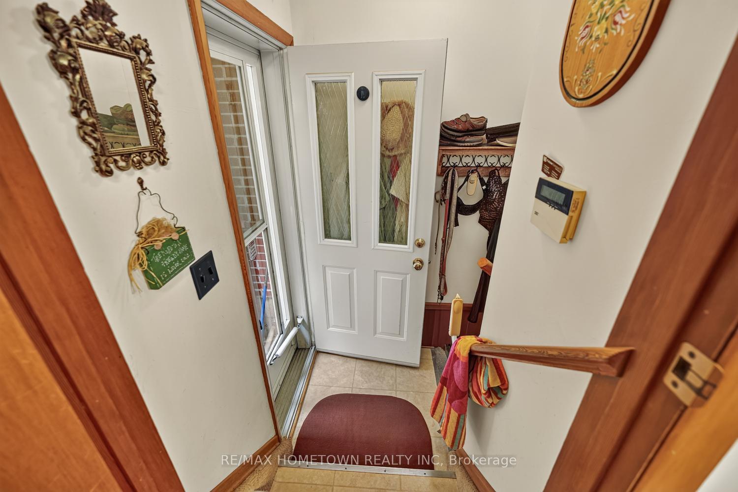 Photo 18 of 21 Fairway Crescent, Brockville, Brockville — HOMEH
