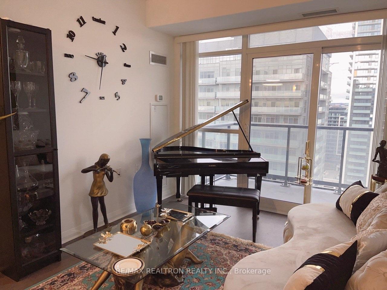 Photo 4 of Unit 1909, 55 Oneida Crescent E, Richmond Hill, Langstaff — HOMEH