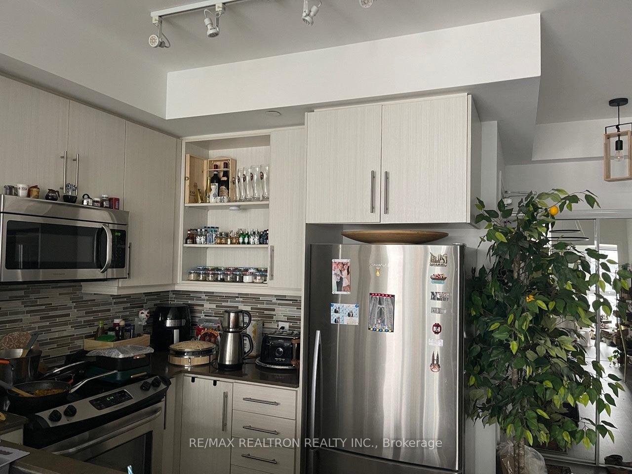 Photo 7 of Unit 1909, 55 Oneida Crescent E, Richmond Hill, Langstaff — HOMEH