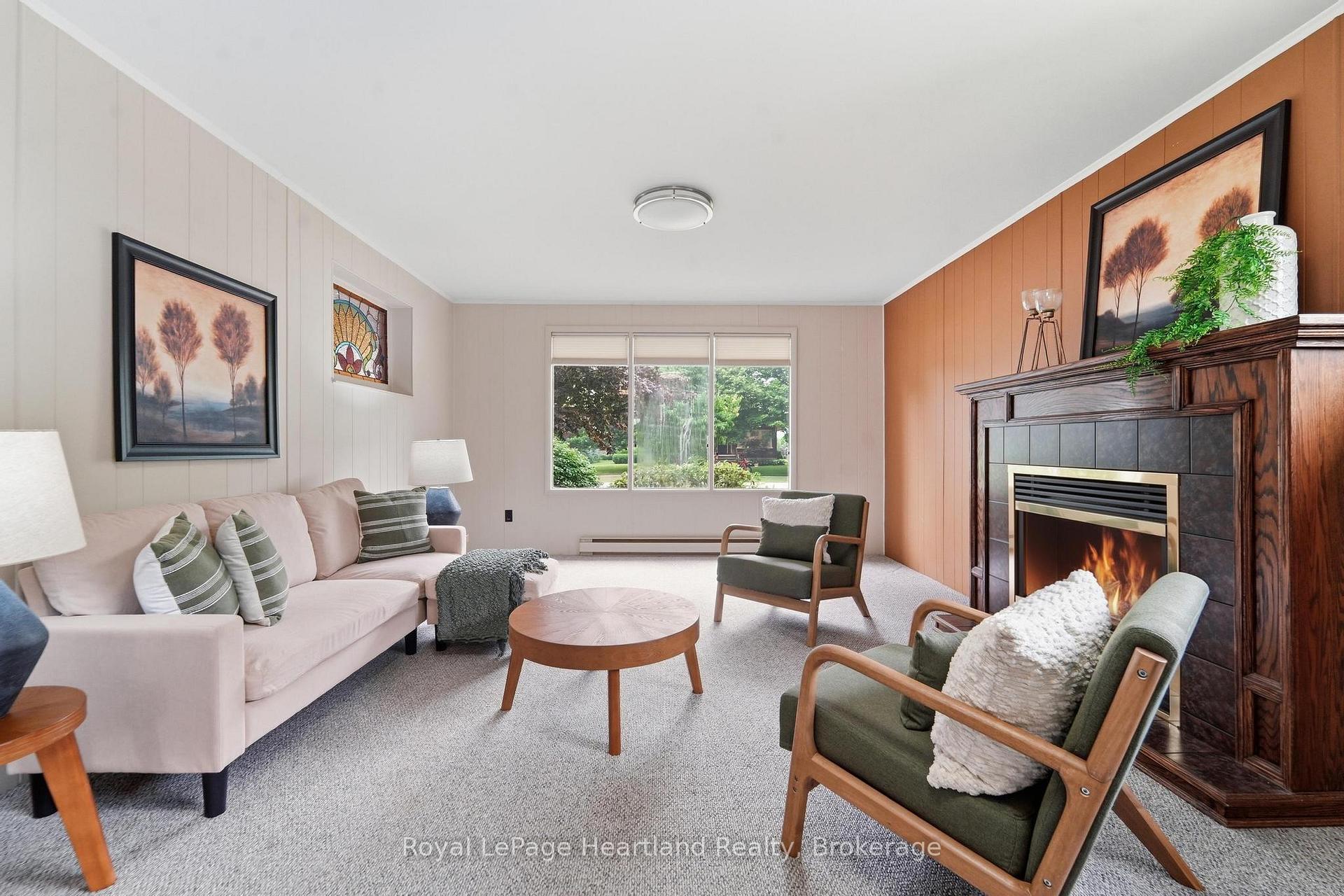 Photo 7 of 107 Wellington Street S, Goderich, Goderich (Town) — HOMEH