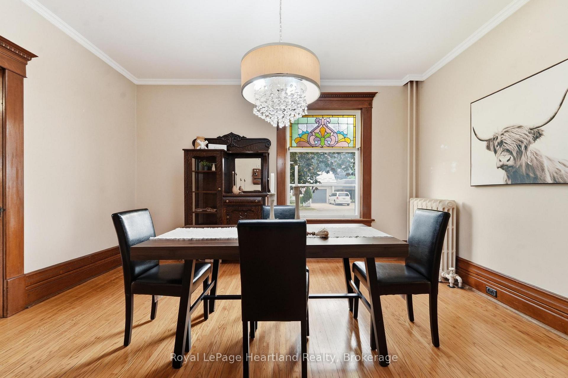 Photo 11 of 107 Wellington Street S, Goderich, Goderich (Town) — HOMEH