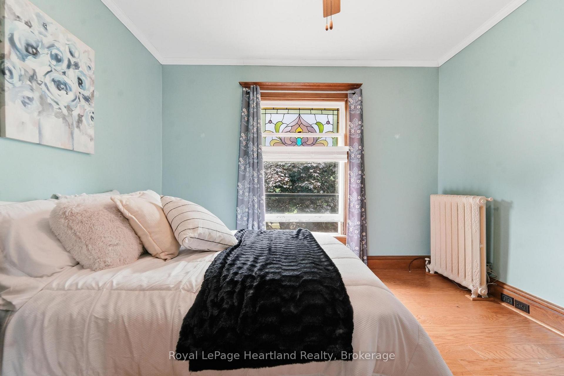Photo 20 of 107 Wellington Street S, Goderich, Goderich (Town) — HOMEH