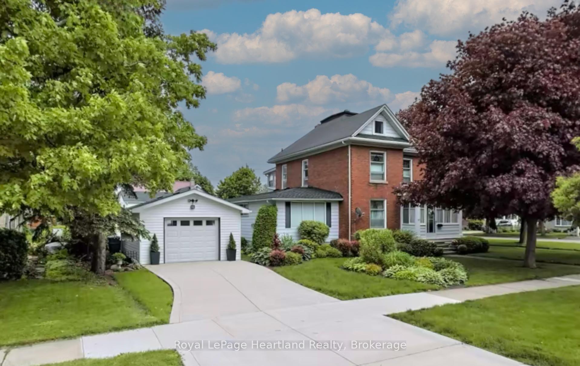 Photo 32 of 107 Wellington Street S, Goderich, Goderich (Town) — HOMEH